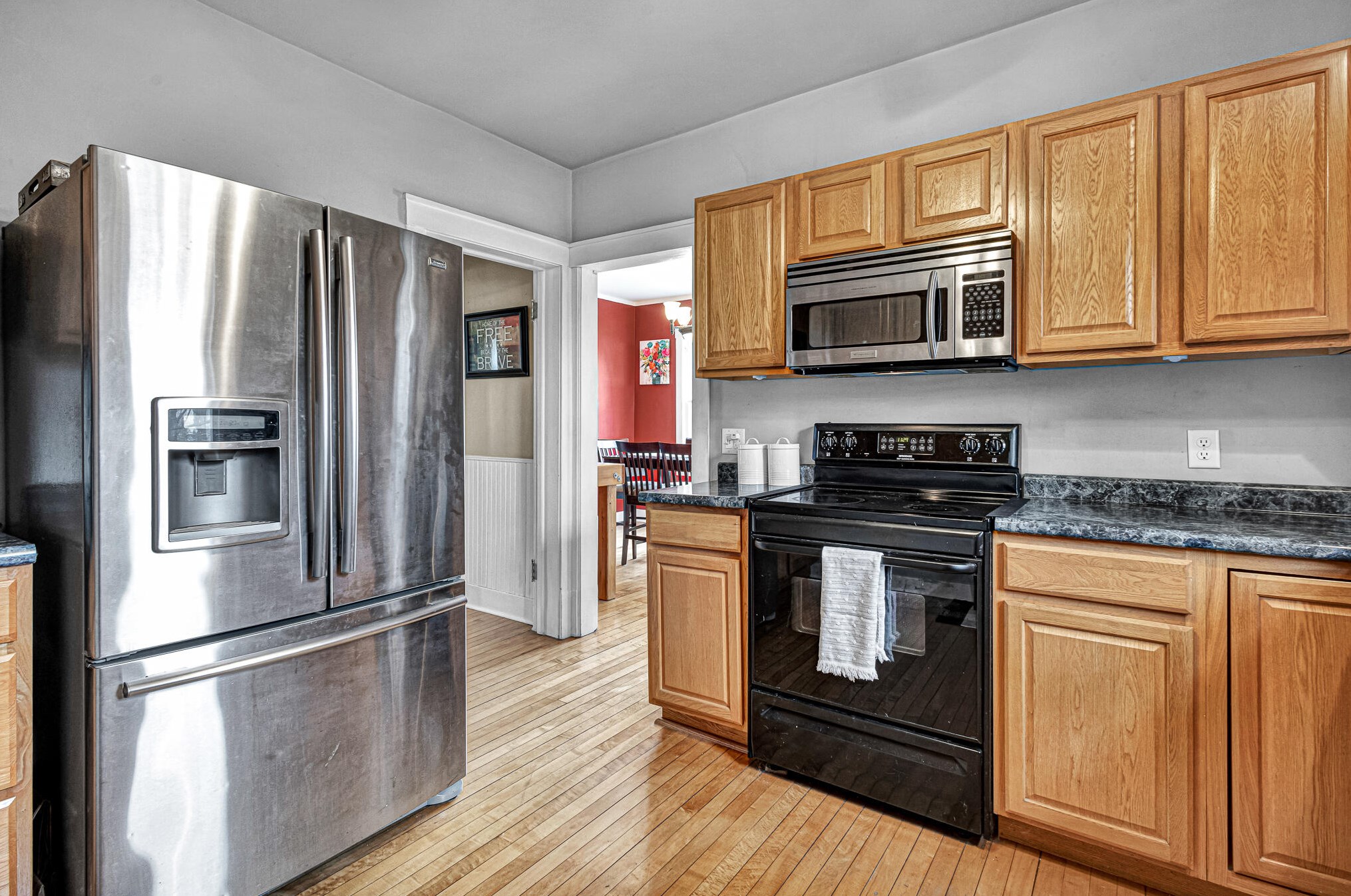 710 Pine St, Manitowoc WI  54220-2825 exterior