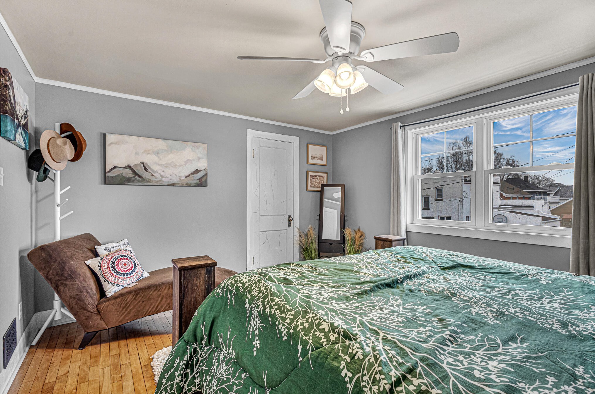 710 Pine St, Manitowoc WI  54220-2825 exterior