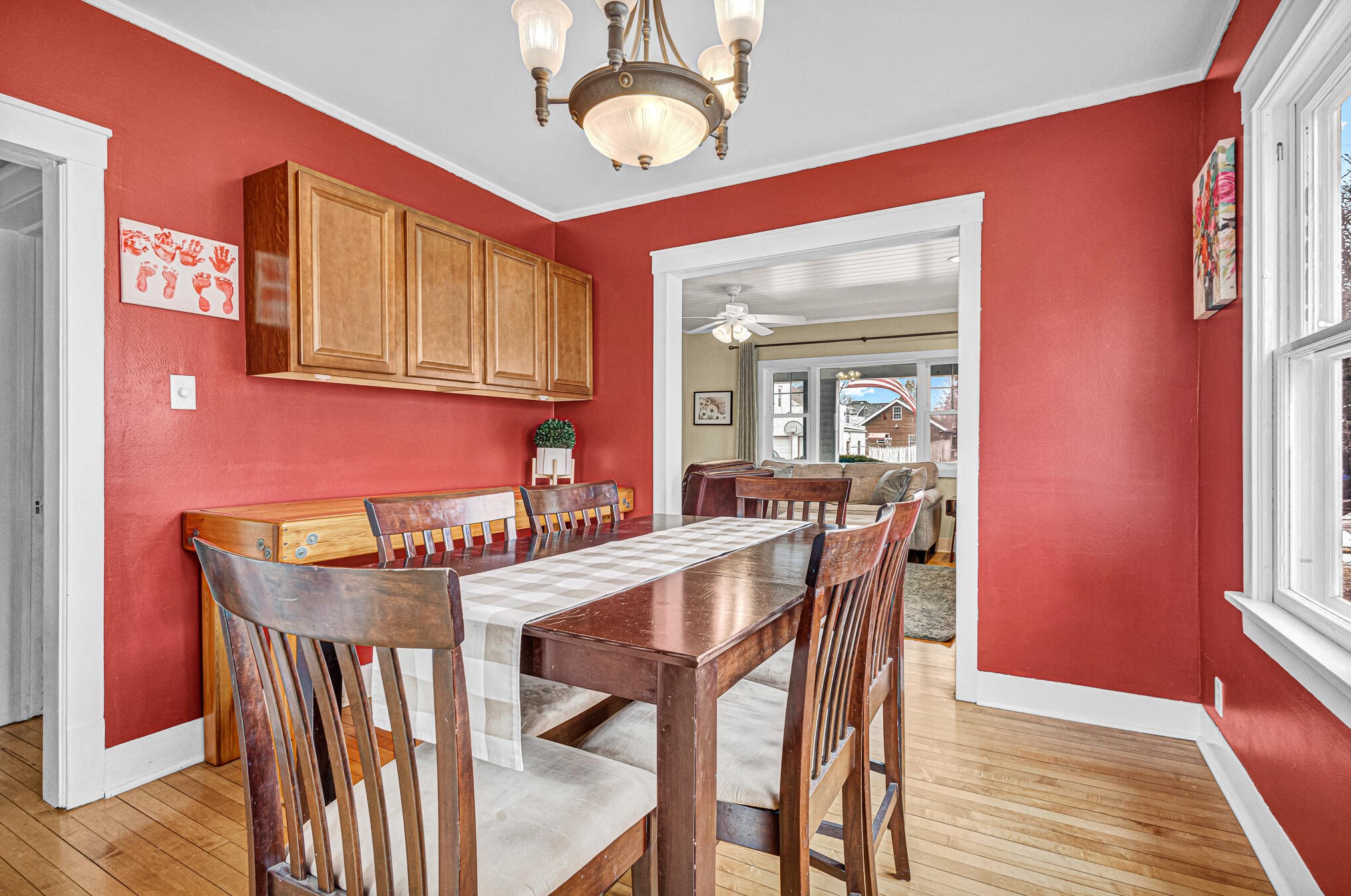 710 Pine St, Manitowoc WI  54220-2825 exterior