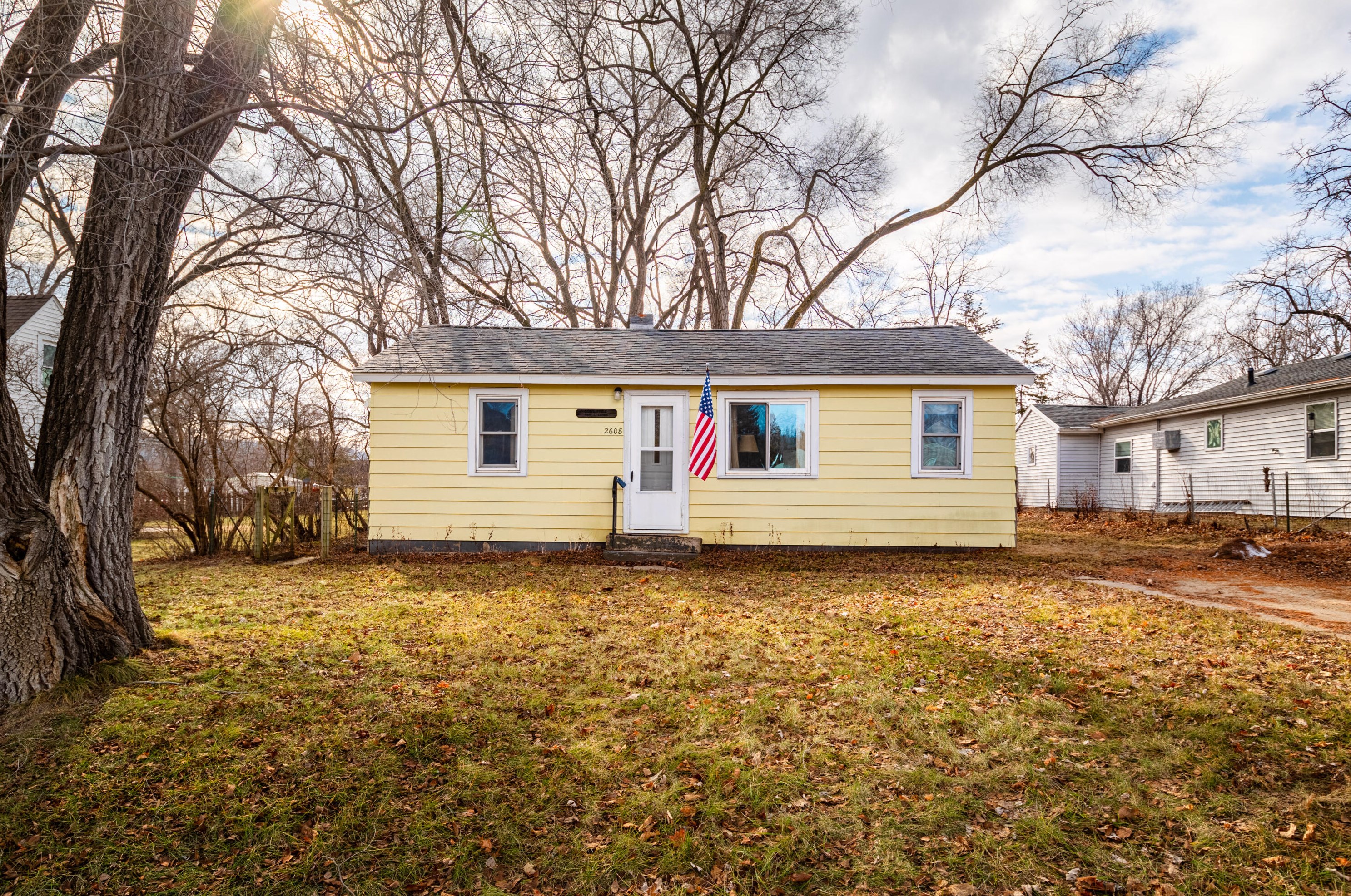 2608 Cottage Grove Ave, La Crosse, WI 54601-6027