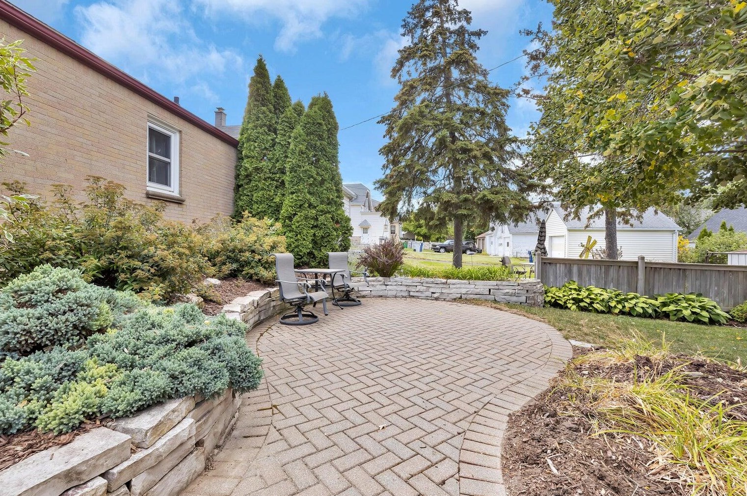 338 Norwich St, Milwaukee WI  53207-4416 exterior