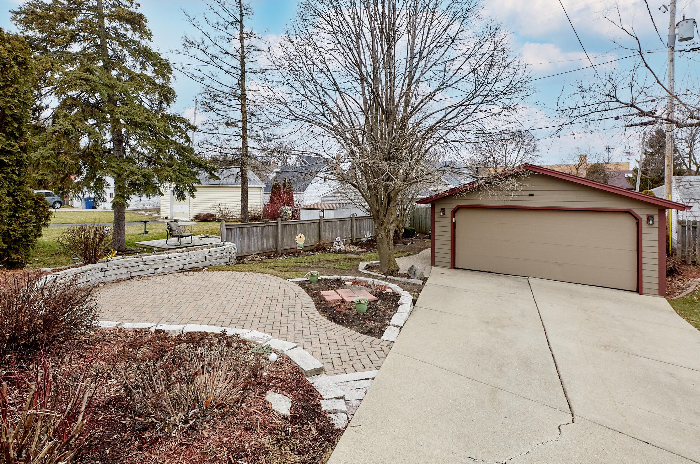 338 Norwich St, Milwaukee WI  53207-4416 exterior