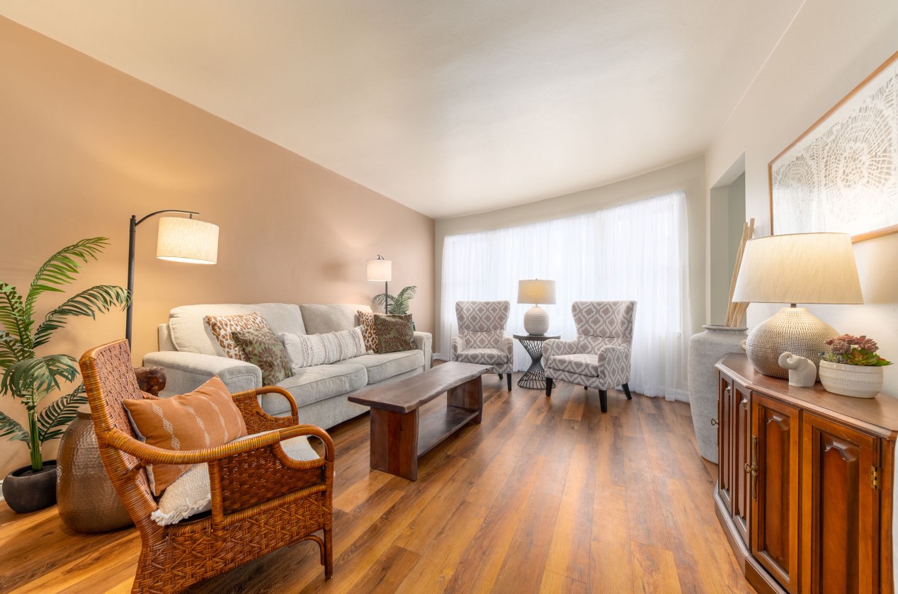 12323 Walker St, Milwaukee, WI 53214-2032