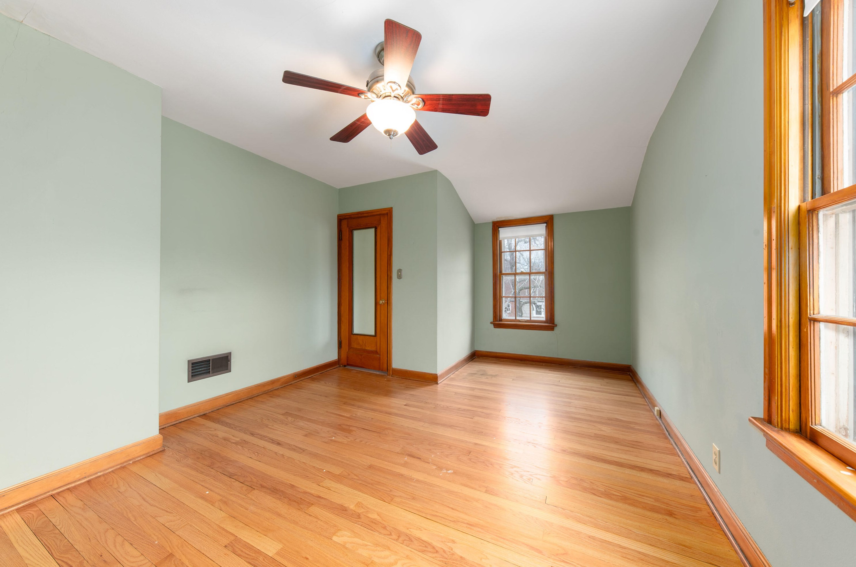 2572 73 St, Milwaukee WI 53213-1214 exterior