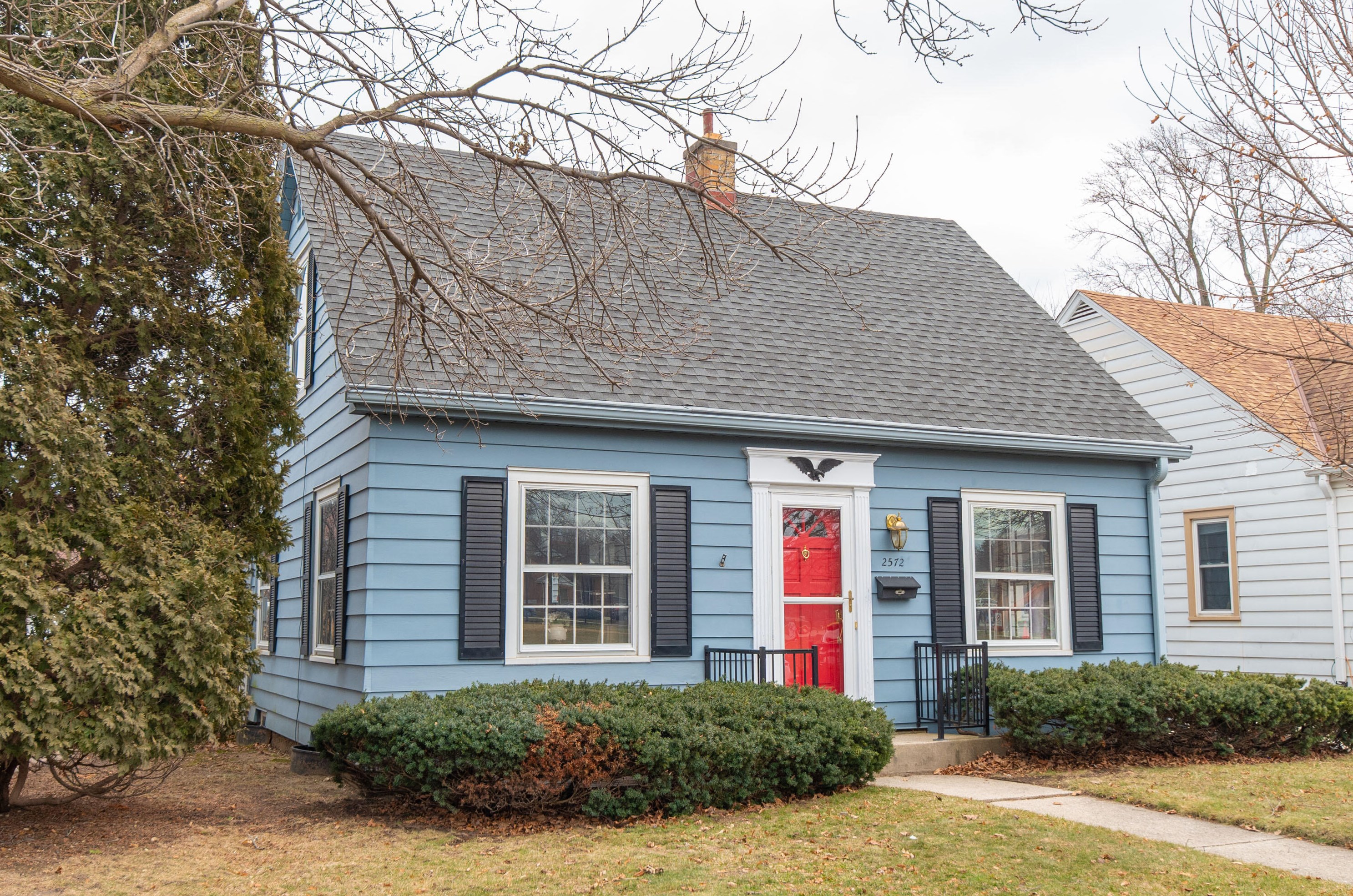 2572 73 St, Milwaukee WI 53213-1214 exterior