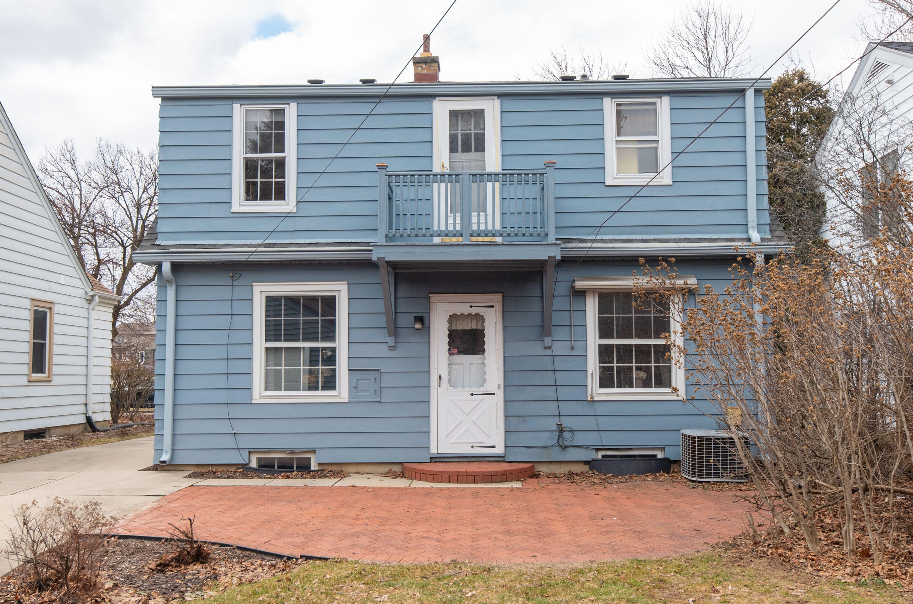 2572 73 St, Milwaukee WI 53213-1214 exterior