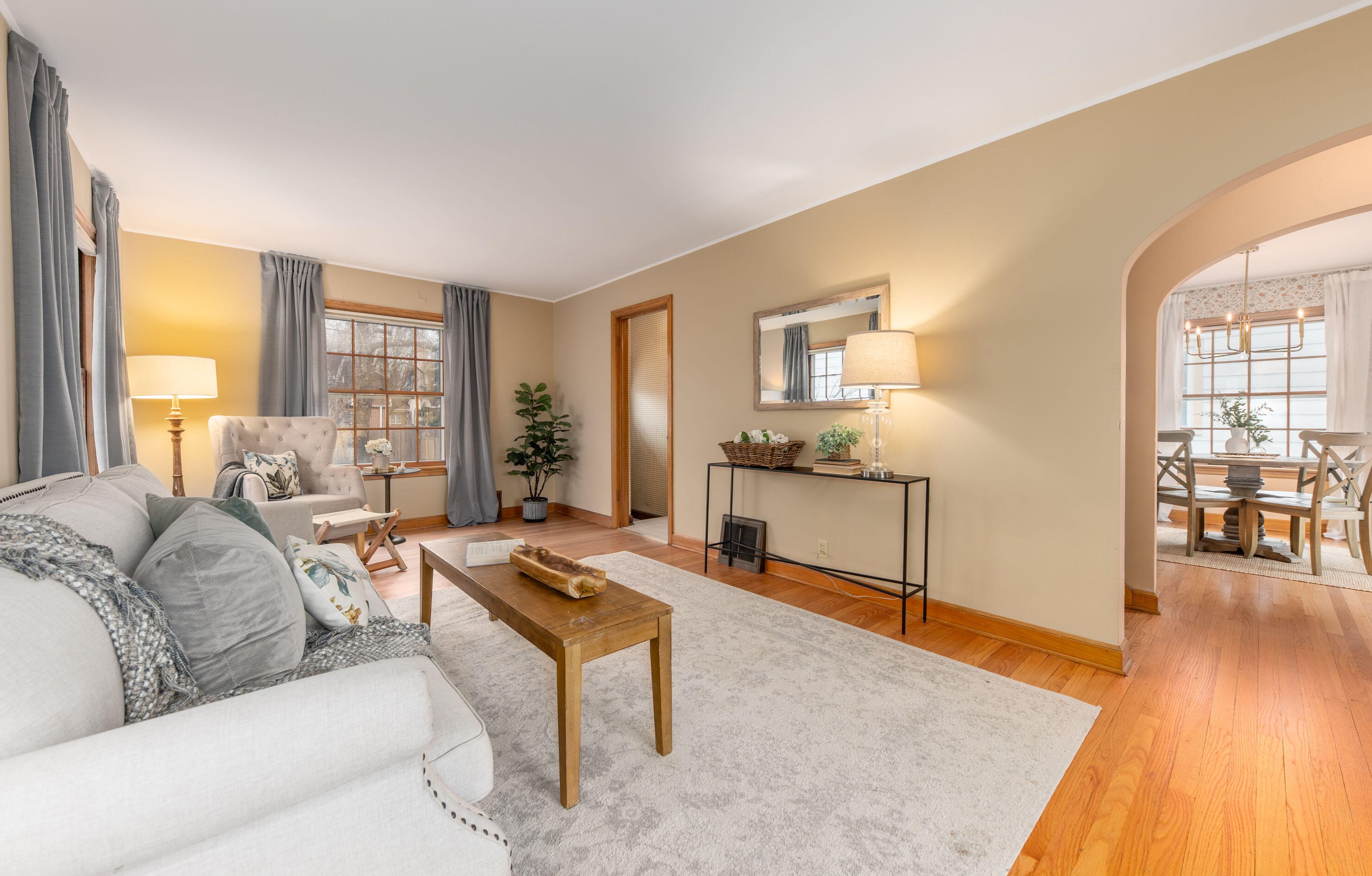 2572 73 St, Milwaukee WI 53213-1214 exterior