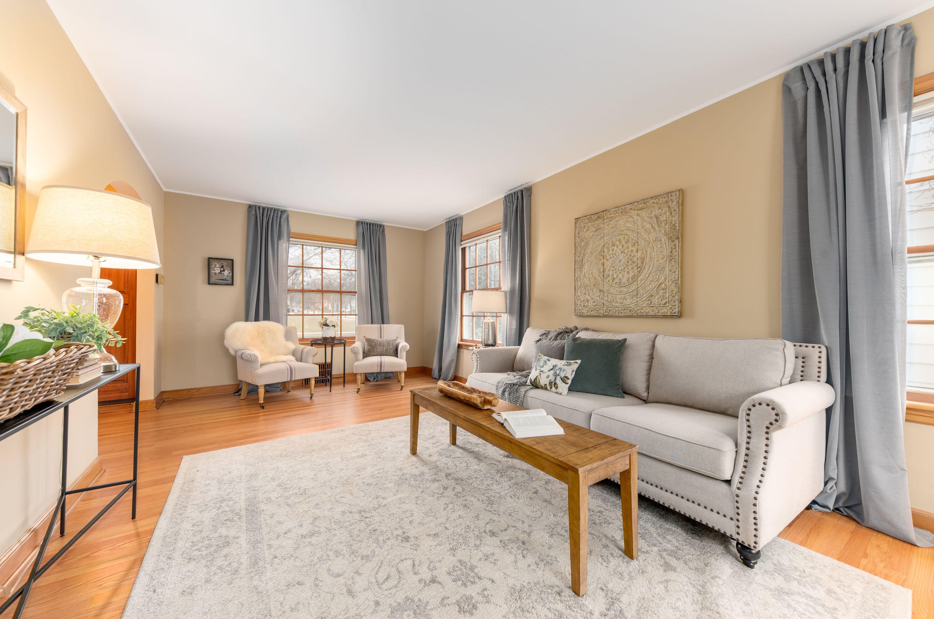 2572 73 St, Milwaukee WI 53213-1214 exterior