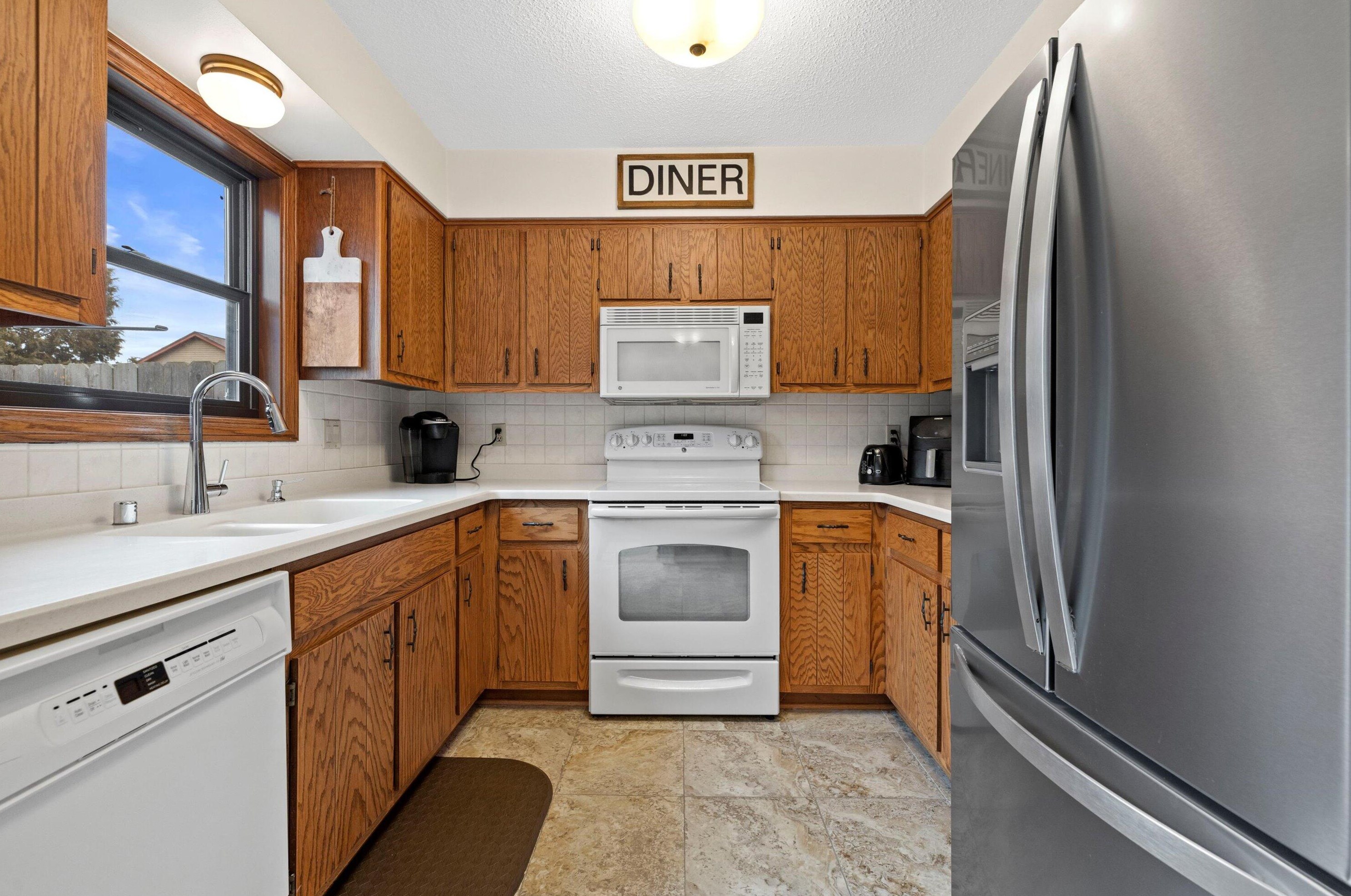 8834 Forest Hill Ave, Hales Corners, WI 53132-9043