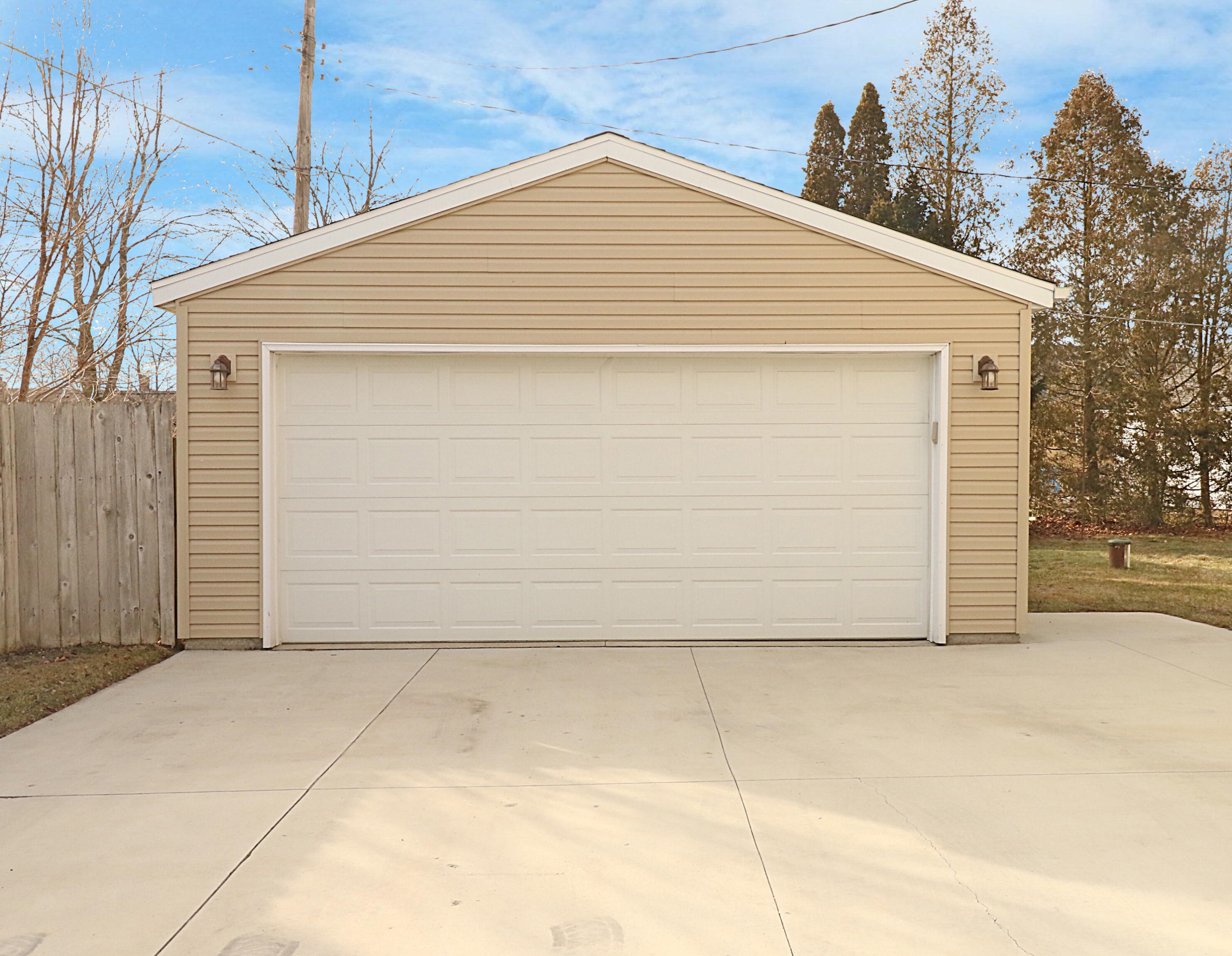 3616 Koehler Dr, Sheboygan, WI 53083