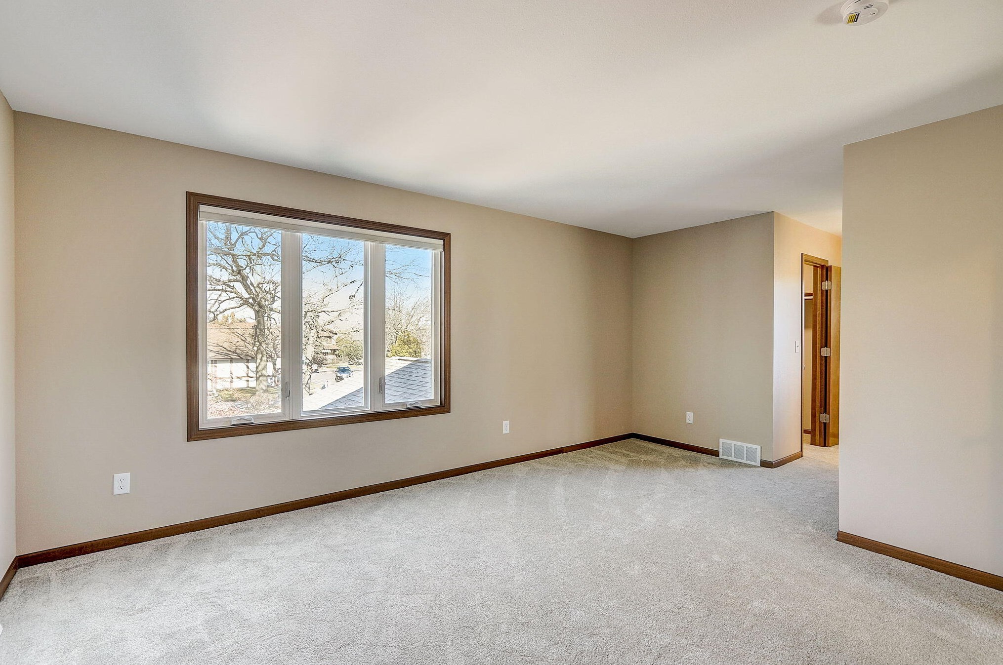 5281 Somerset Ln, Milwaukee WI 53221-3223 exterior