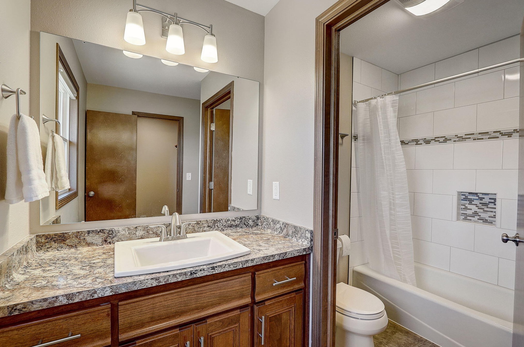 5281 Somerset Ln, Milwaukee WI 53221-3223 exterior