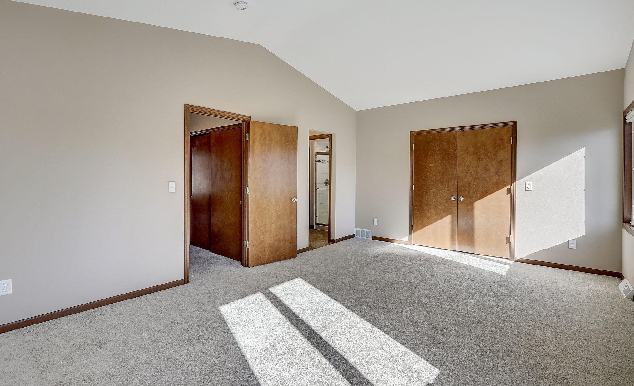 5281 Somerset Ln, Milwaukee WI 53221-3223 exterior