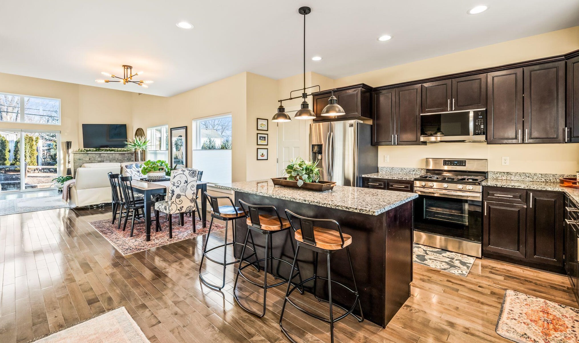 4030 Wyndham Pointe Cir, Brookfield, WI 53005