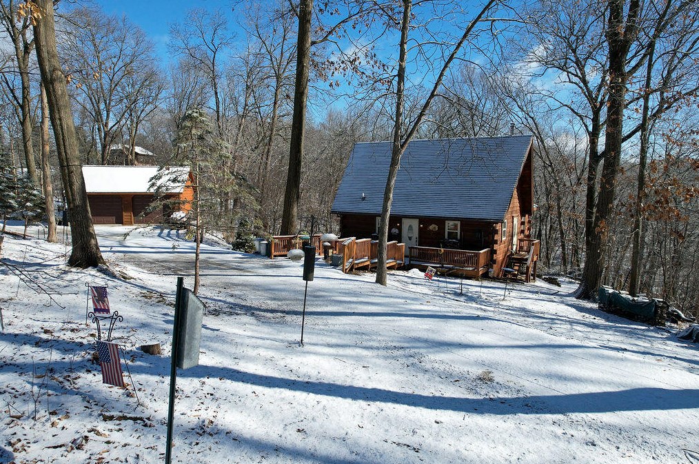 15030 Eagle Ridge Rd, Ferryville, WI 54628-8180