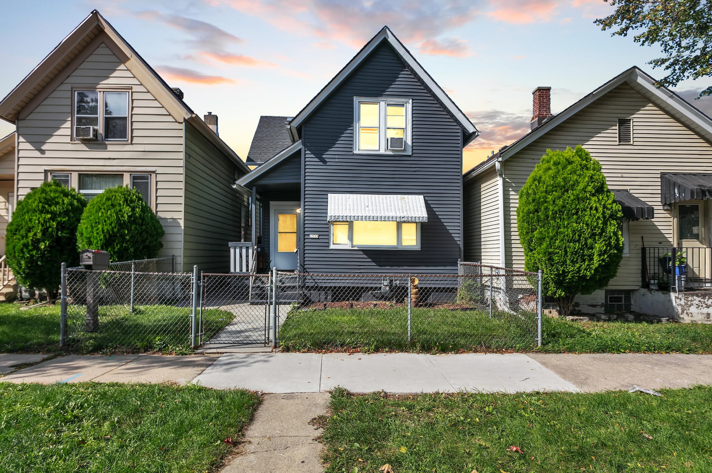 1535 3rd St, Milwaukee, WI 53204-2907