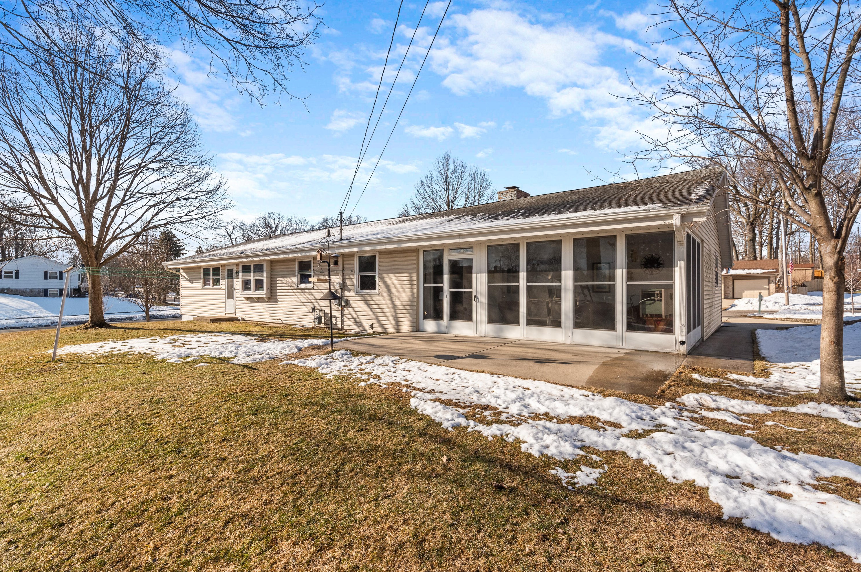 1111 Mulberry Cir, West Bend, WI 53090-2225