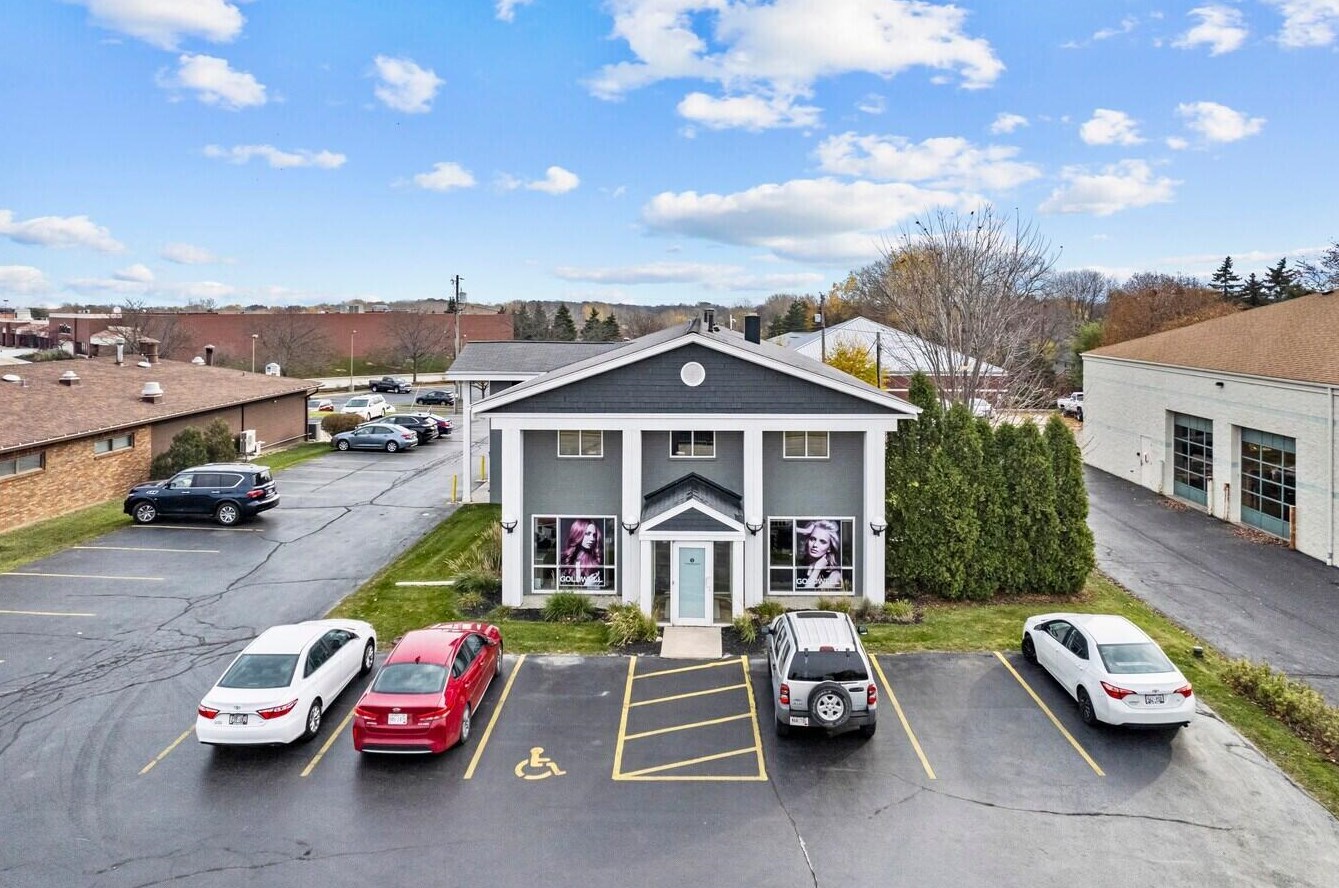 3848 S Moorland Rd, Waukesha, WI 53151