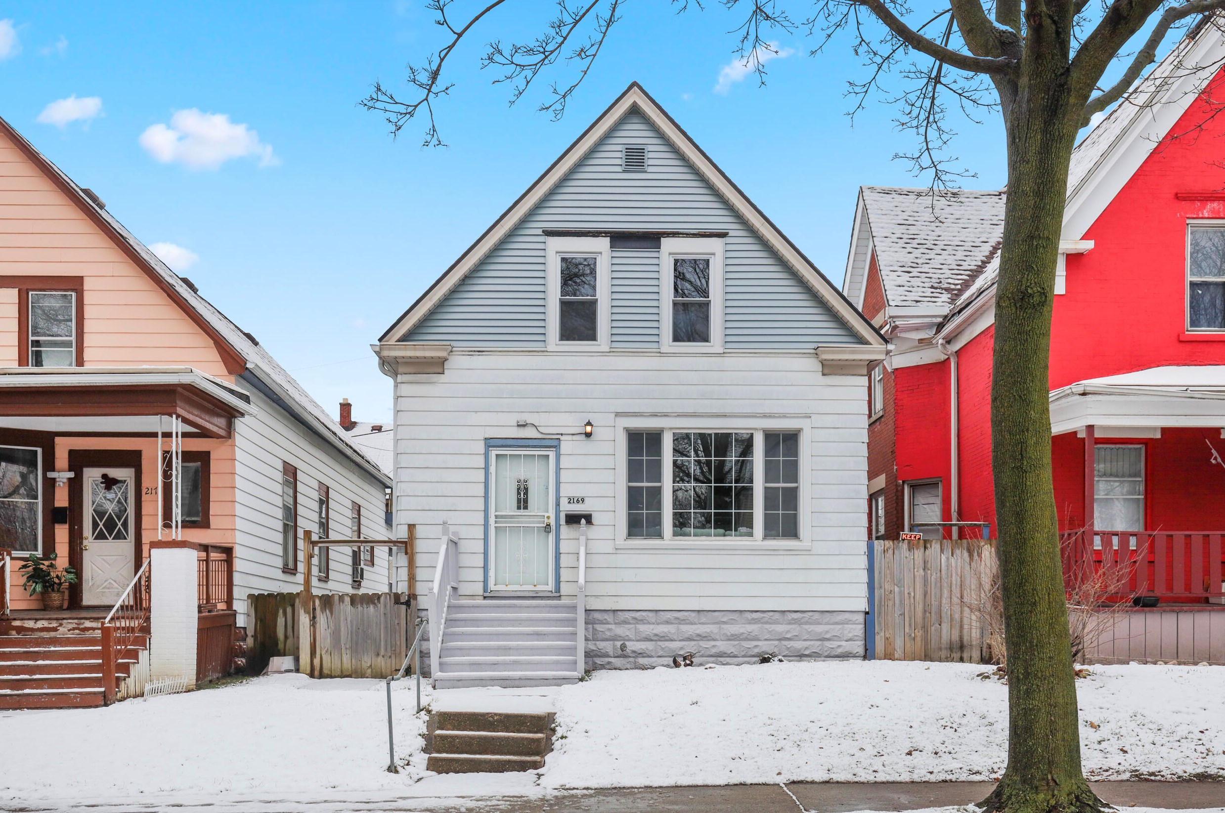 2169 11th St, Milwaukee, WI 53205-1314
