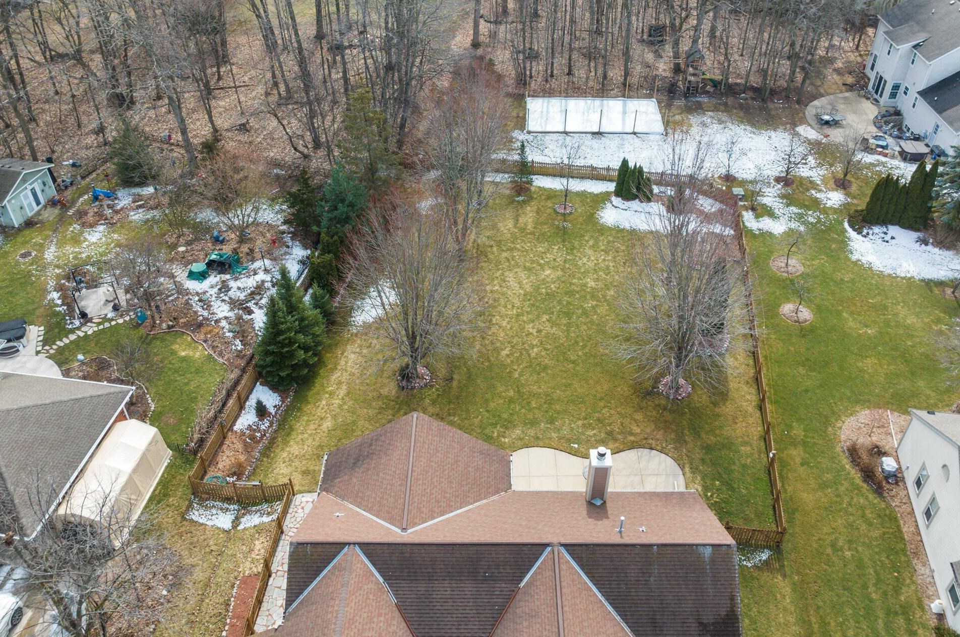 3315 Skamra Ave, Hales Corners, WI 53132-9108