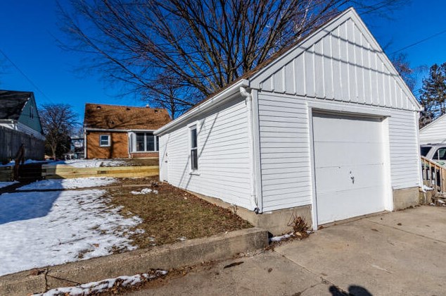 3912 60th St, Milwaukee WI  53220-2512 exterior