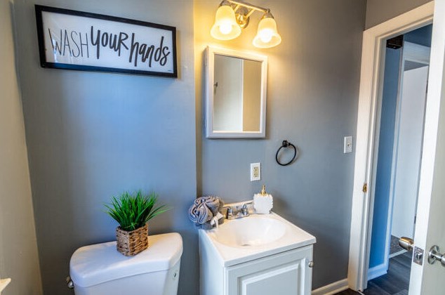 3912 60th St, Milwaukee WI  53220-2512 exterior