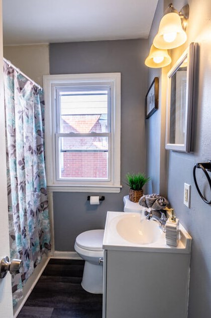 3912 60th St, Milwaukee WI  53220-2512 exterior