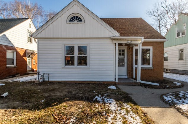 3912 60th St, Milwaukee WI  53220-2512 exterior