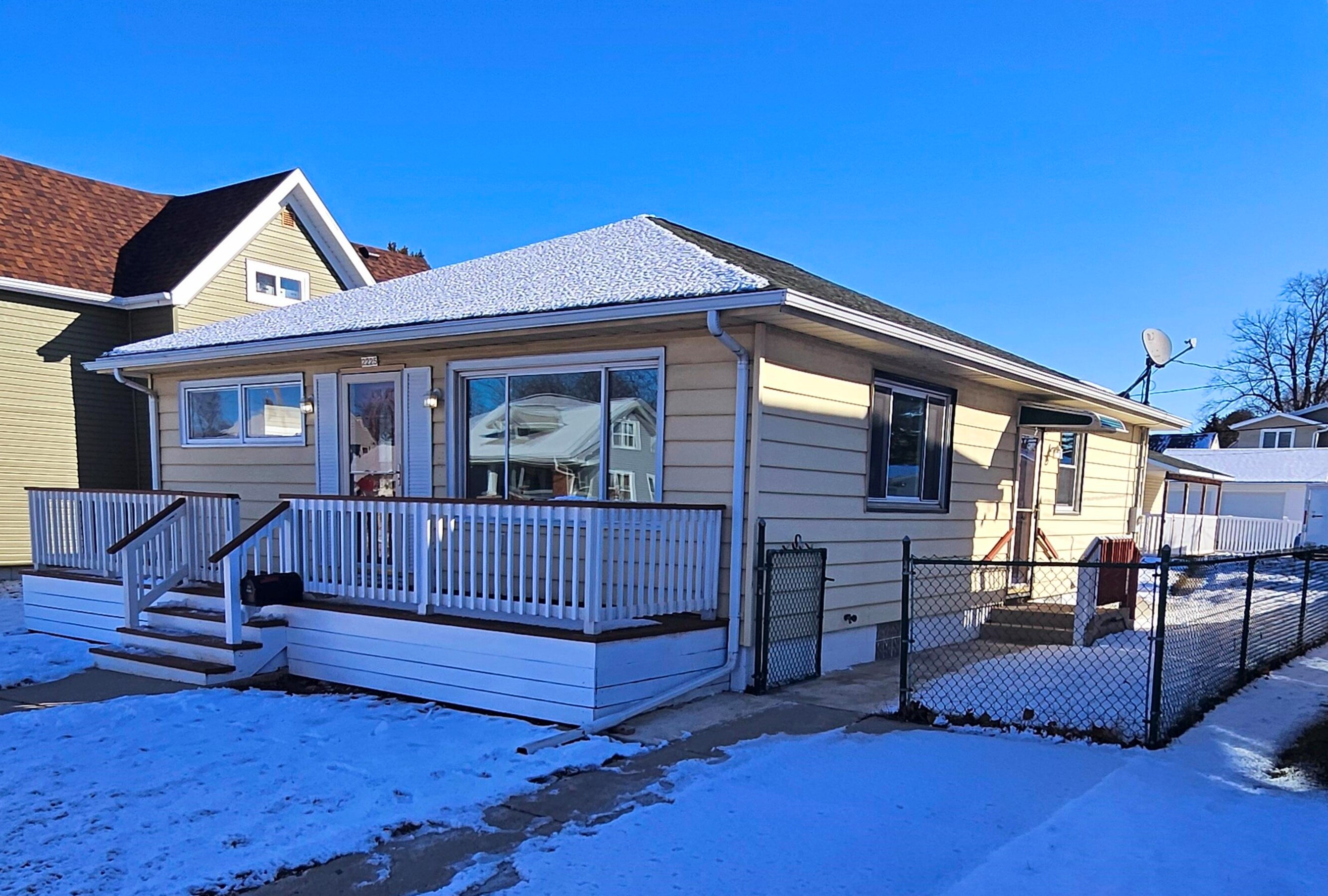 2225 S 16th St, Sheboygan, WI 53081