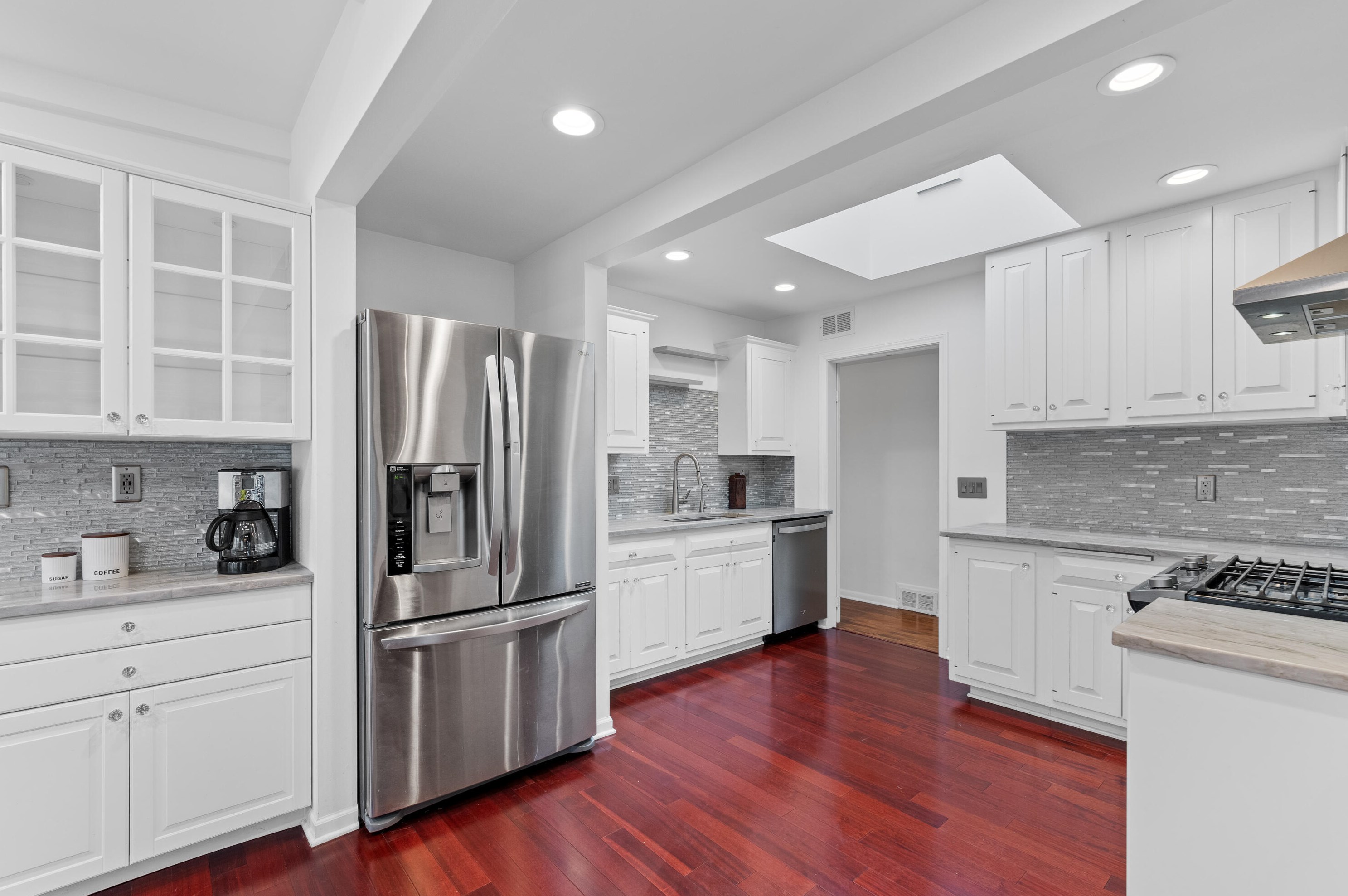 5410 W Elmhurst Dr, Thiensville, WI 53092