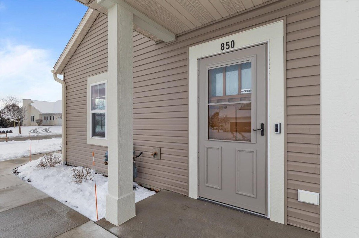 850 Bridlewood Dr, Hartford, WI 53027