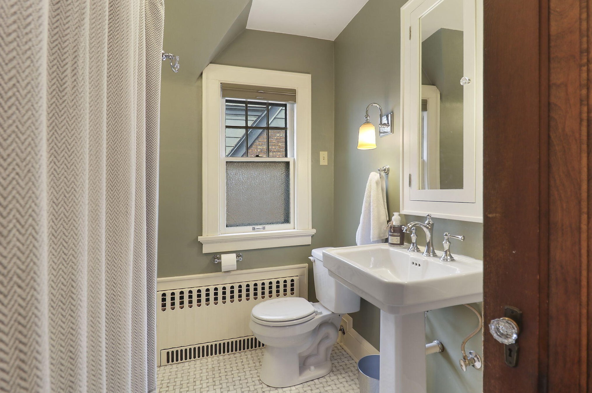 6309 Mckinley Ave, Milwaukee WI 53213-2951 exterior