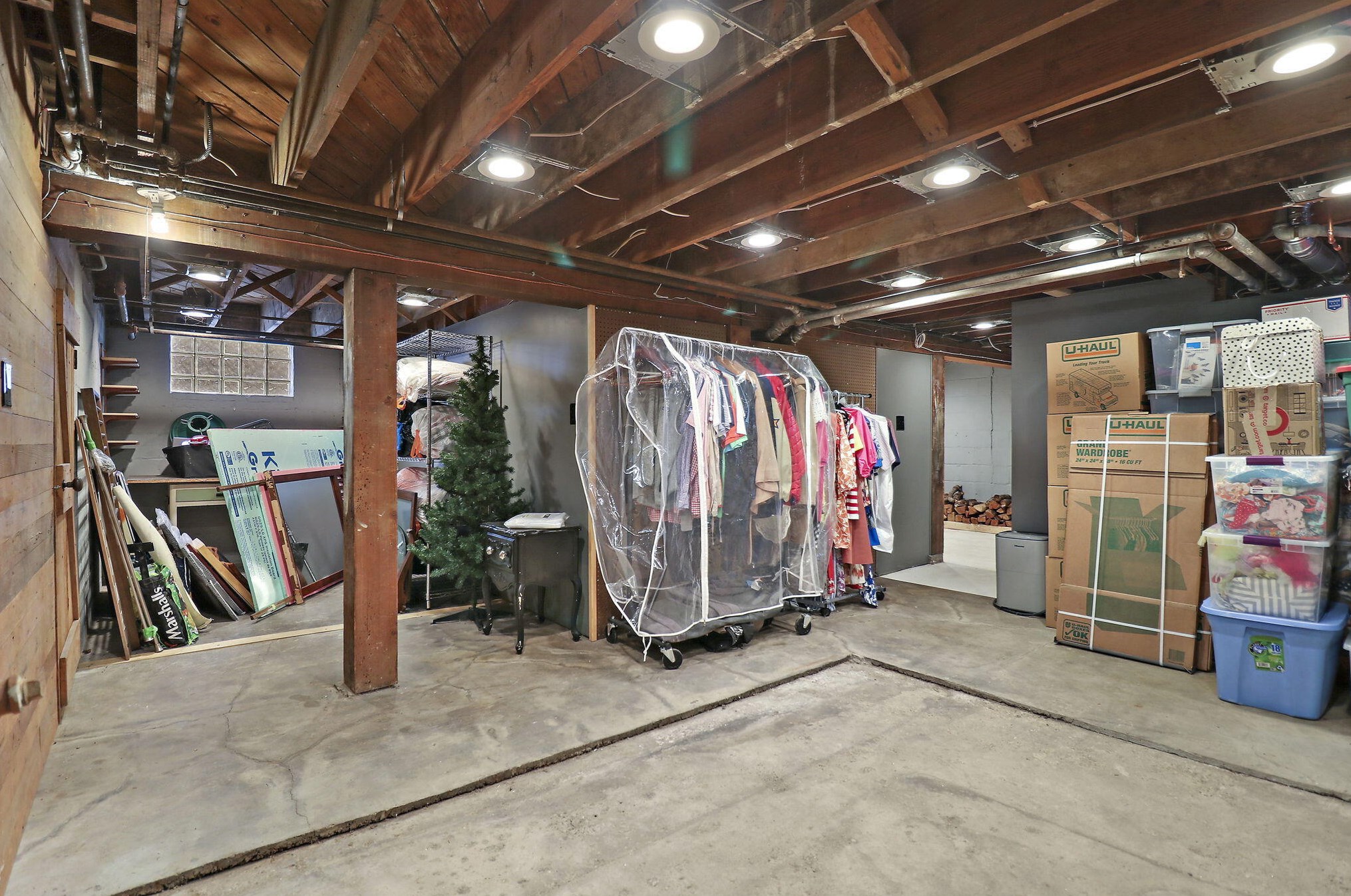 6309 Mckinley Ave, Milwaukee WI 53213-2951 exterior