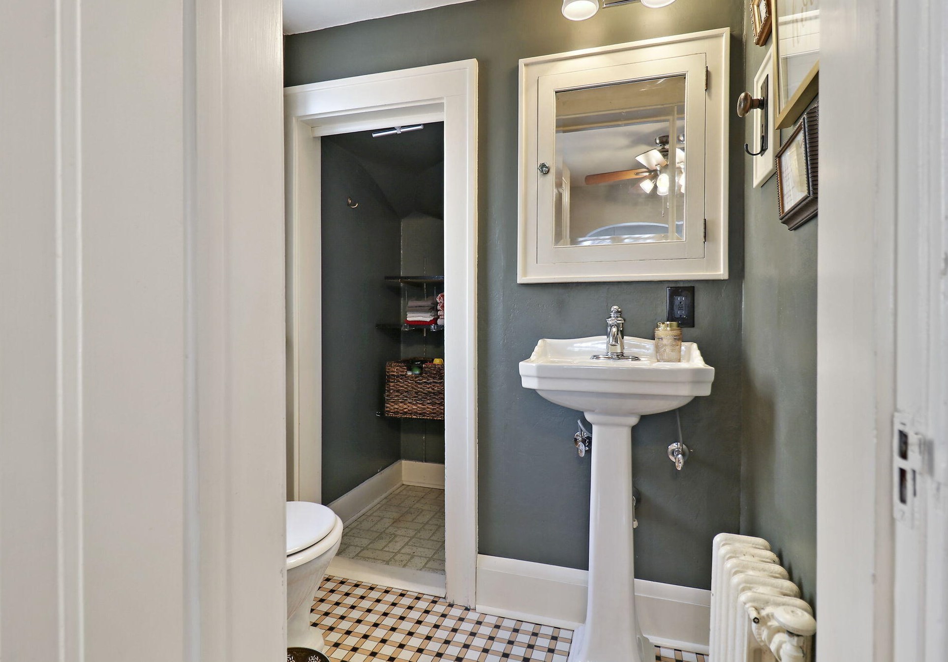 6309 Mckinley Ave, Milwaukee WI 53213-2951 exterior