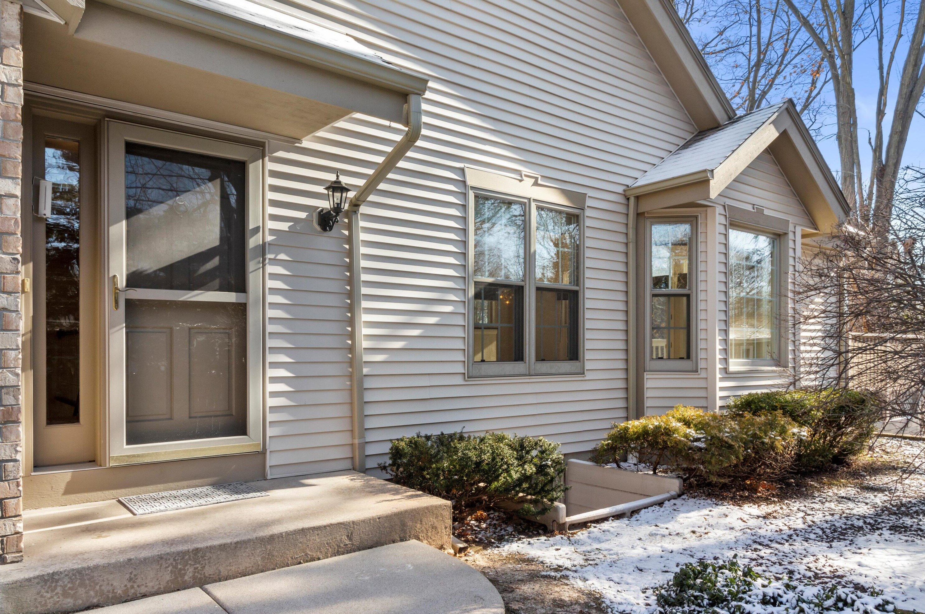 6777 Melissa Ct, Milwaukee, WI 53209-3473