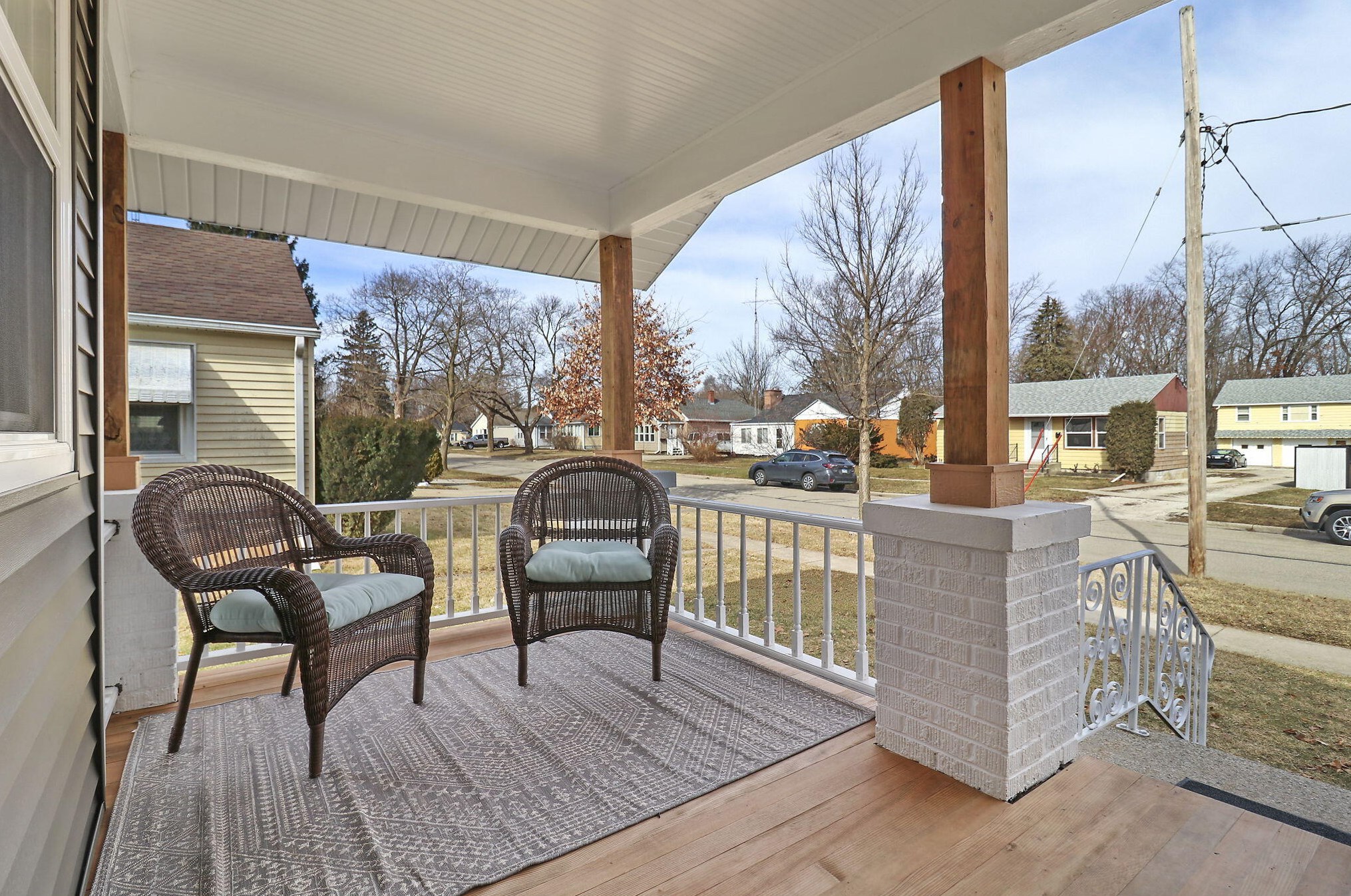 504 Spring St, Lake Geneva, WI 53147-1242