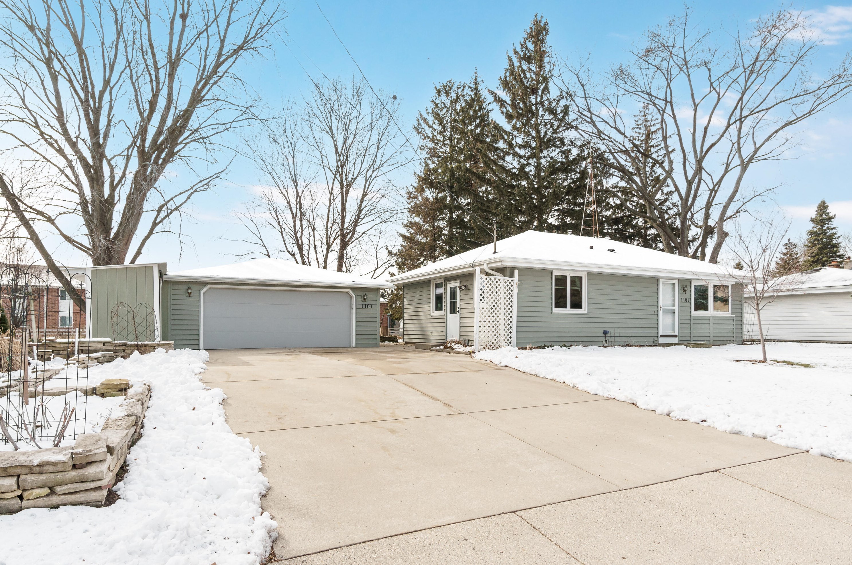 1101 Main St, Watertown, WI 53094-4023