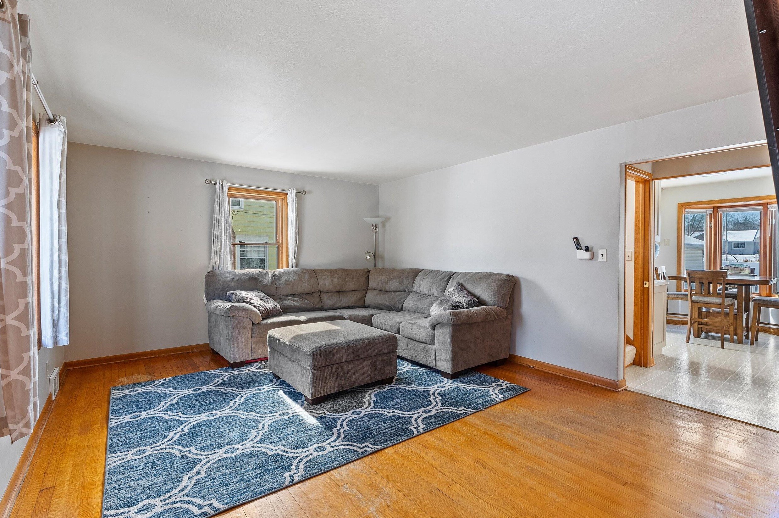 1039 8th Ave, Grafton WI  53024-1813 exterior