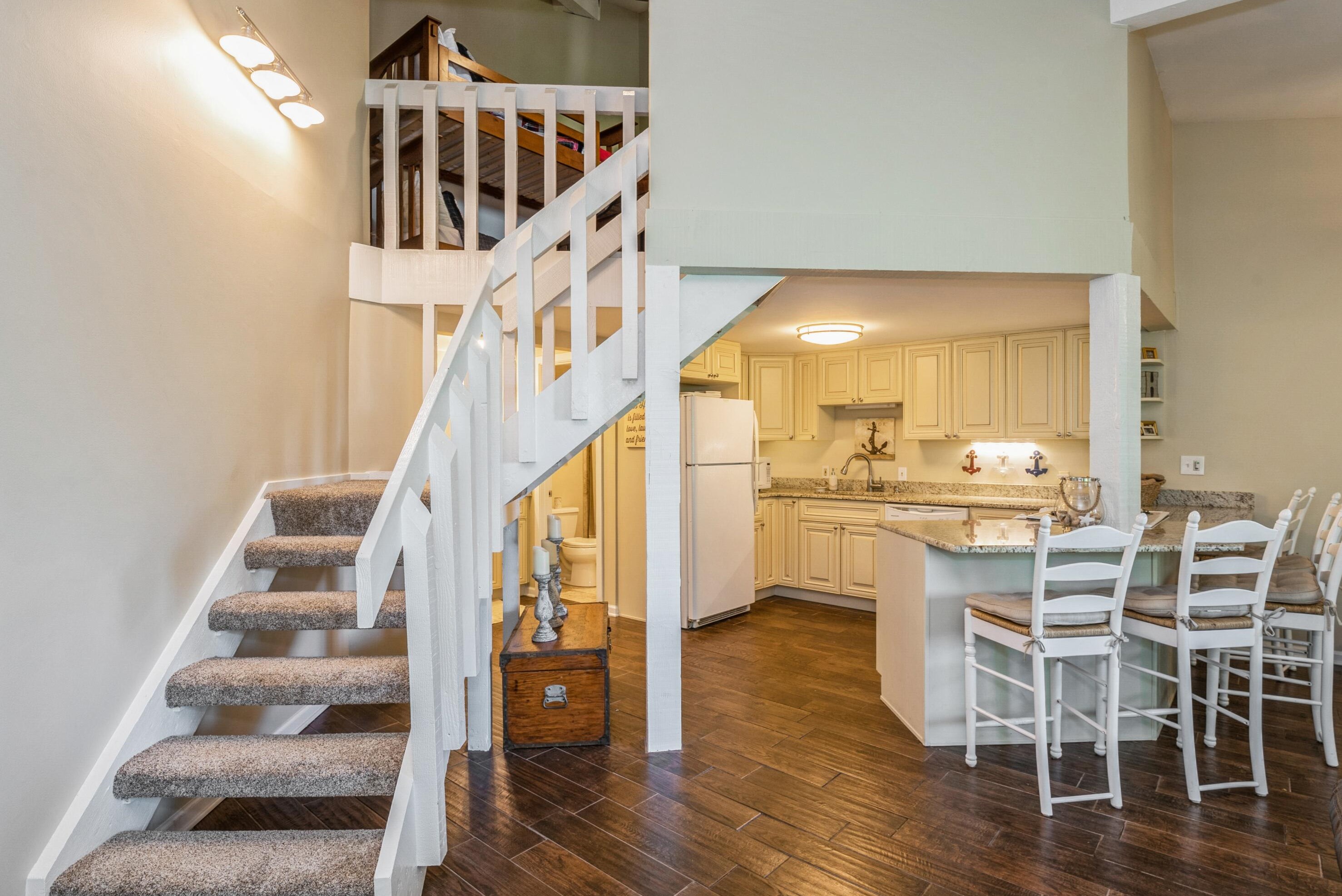 304 Deerpath E, Fontana, WI 53125