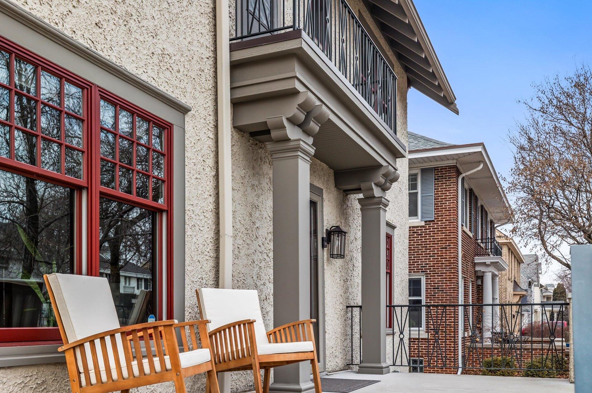 3405 Hackett Ave, Milwaukee WI  53211-2946 exterior