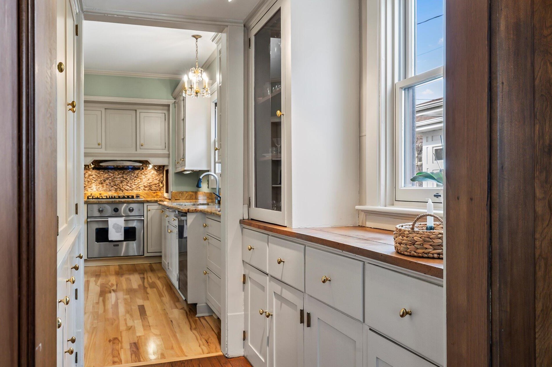 3405 Hackett Ave, Milwaukee WI  53211-2946 exterior