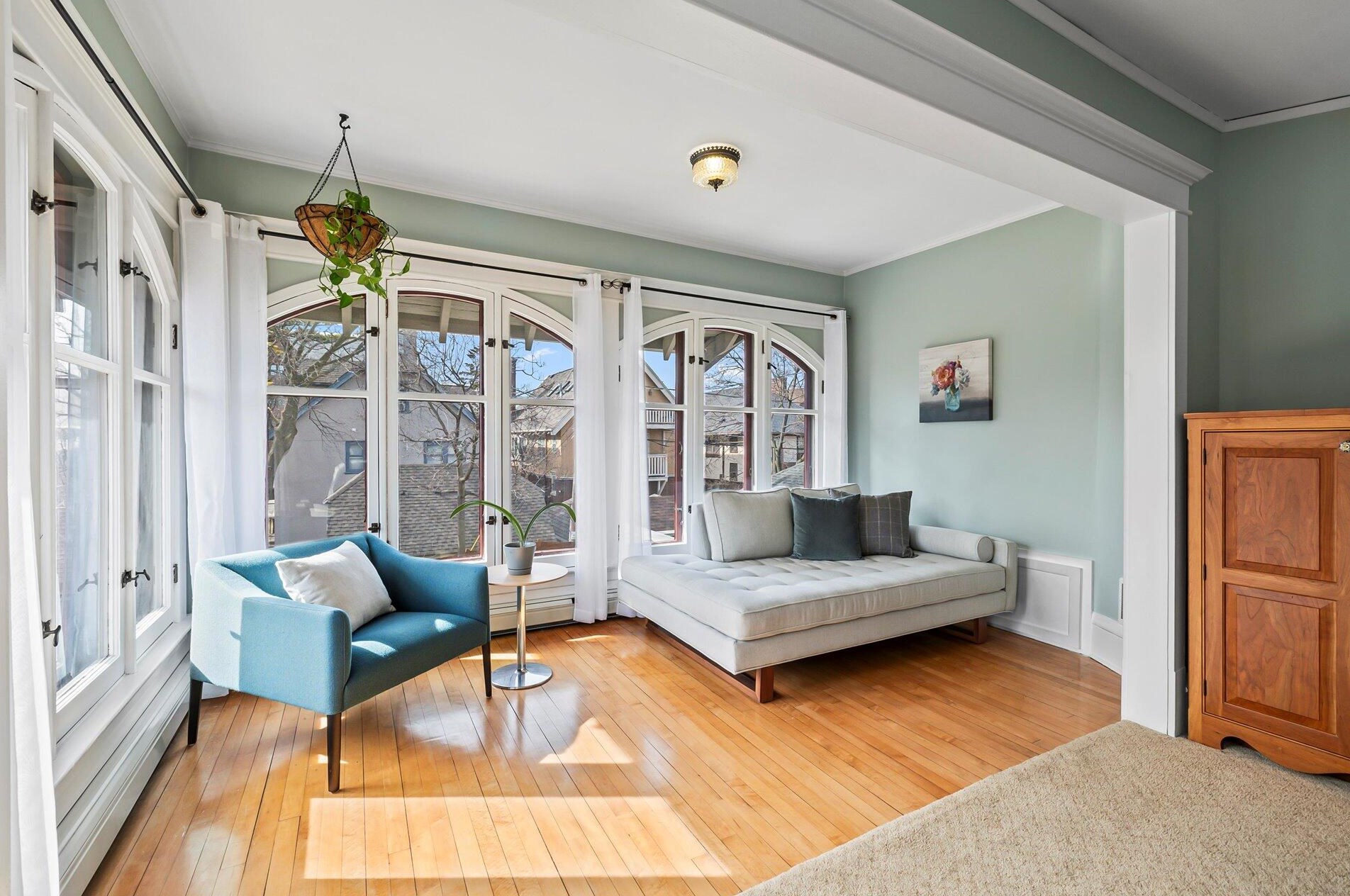 3405 Hackett Ave, Milwaukee WI  53211-2946 exterior