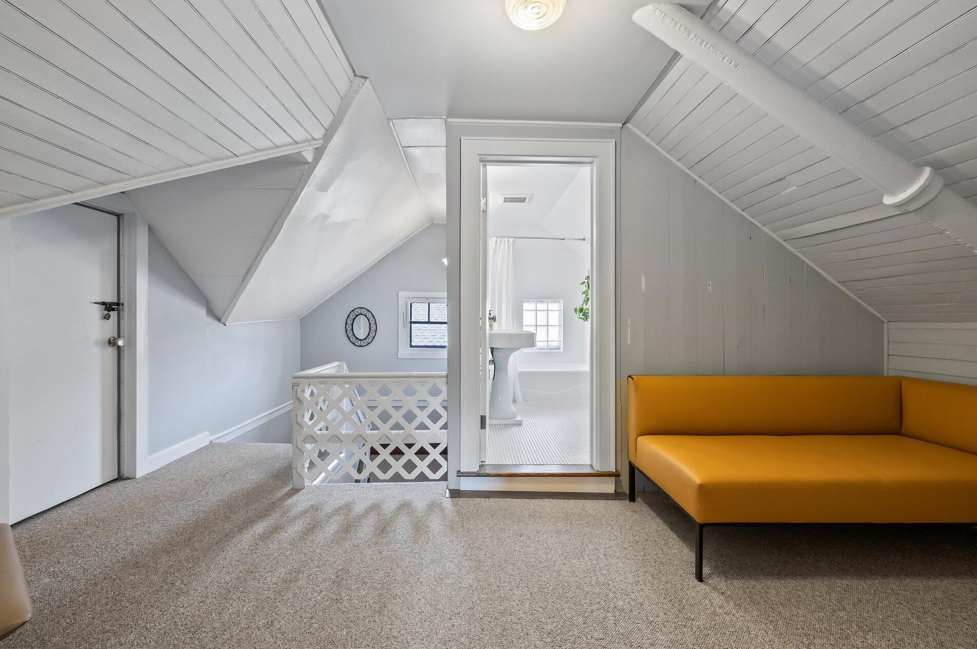 3405 Hackett Ave, Milwaukee WI  53211-2946 exterior