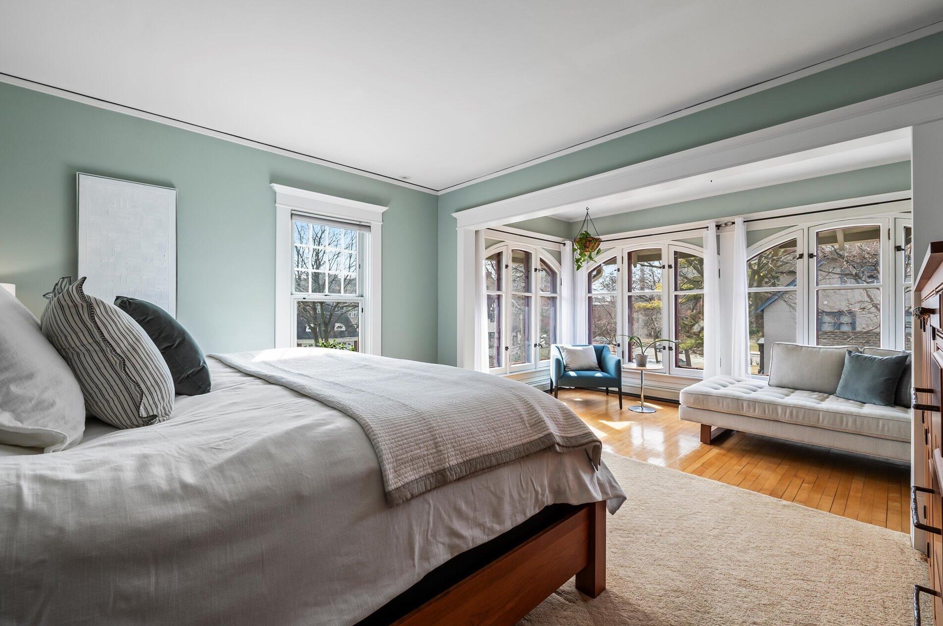 3405 Hackett Ave, Milwaukee WI  53211-2946 exterior