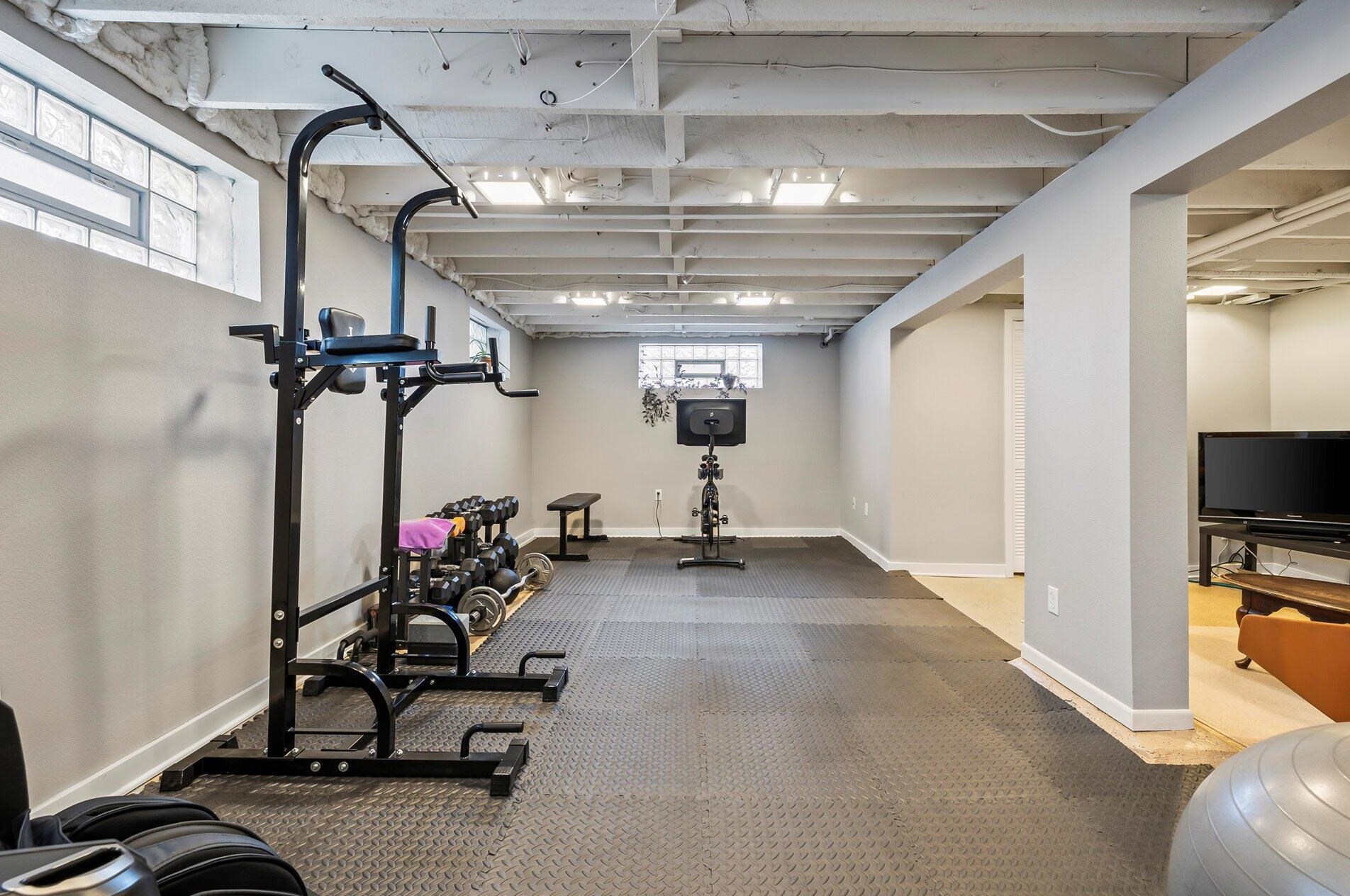 3405 Hackett Ave, Milwaukee WI  53211-2946 exterior