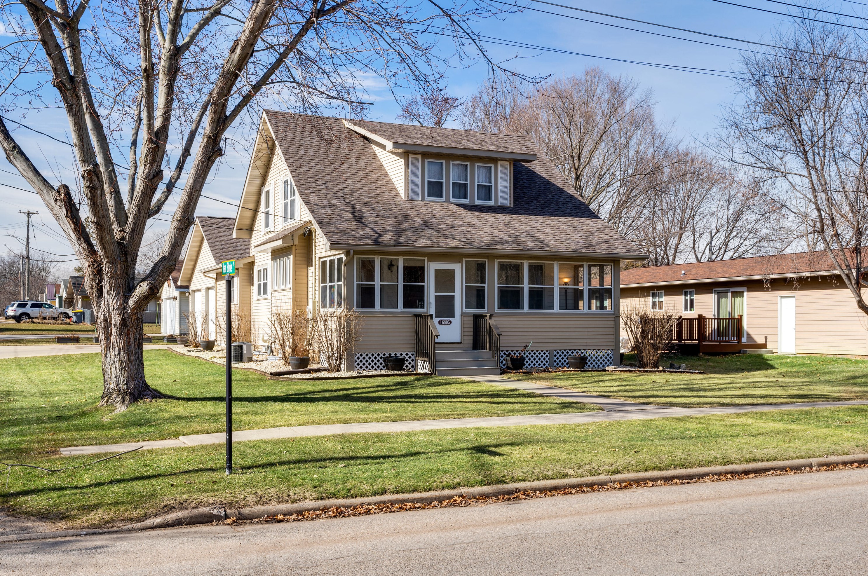 16895 S 9th St, Centerville, WI 54630