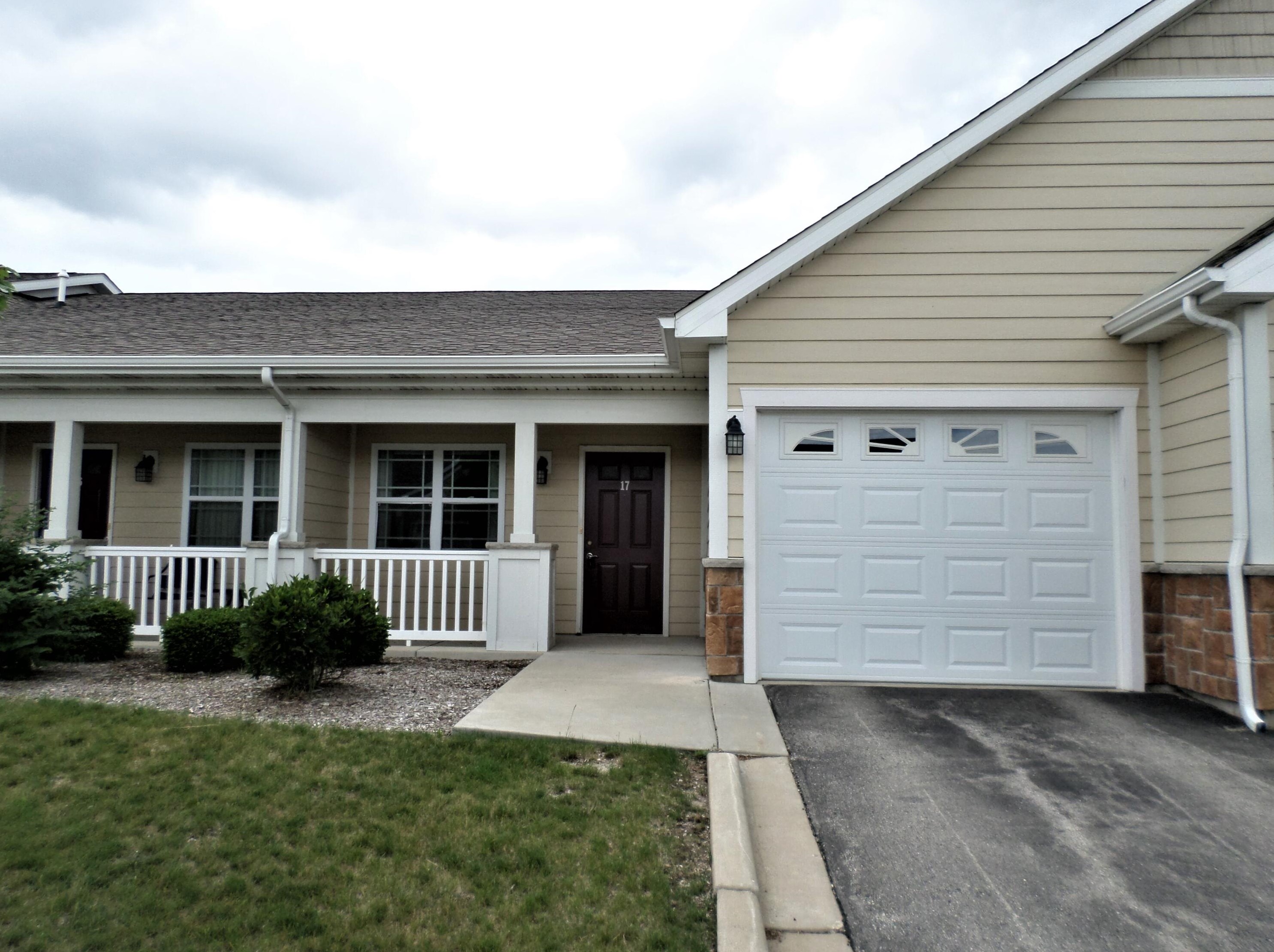 2830 21st St, Kenosha WI  53140-6329 exterior