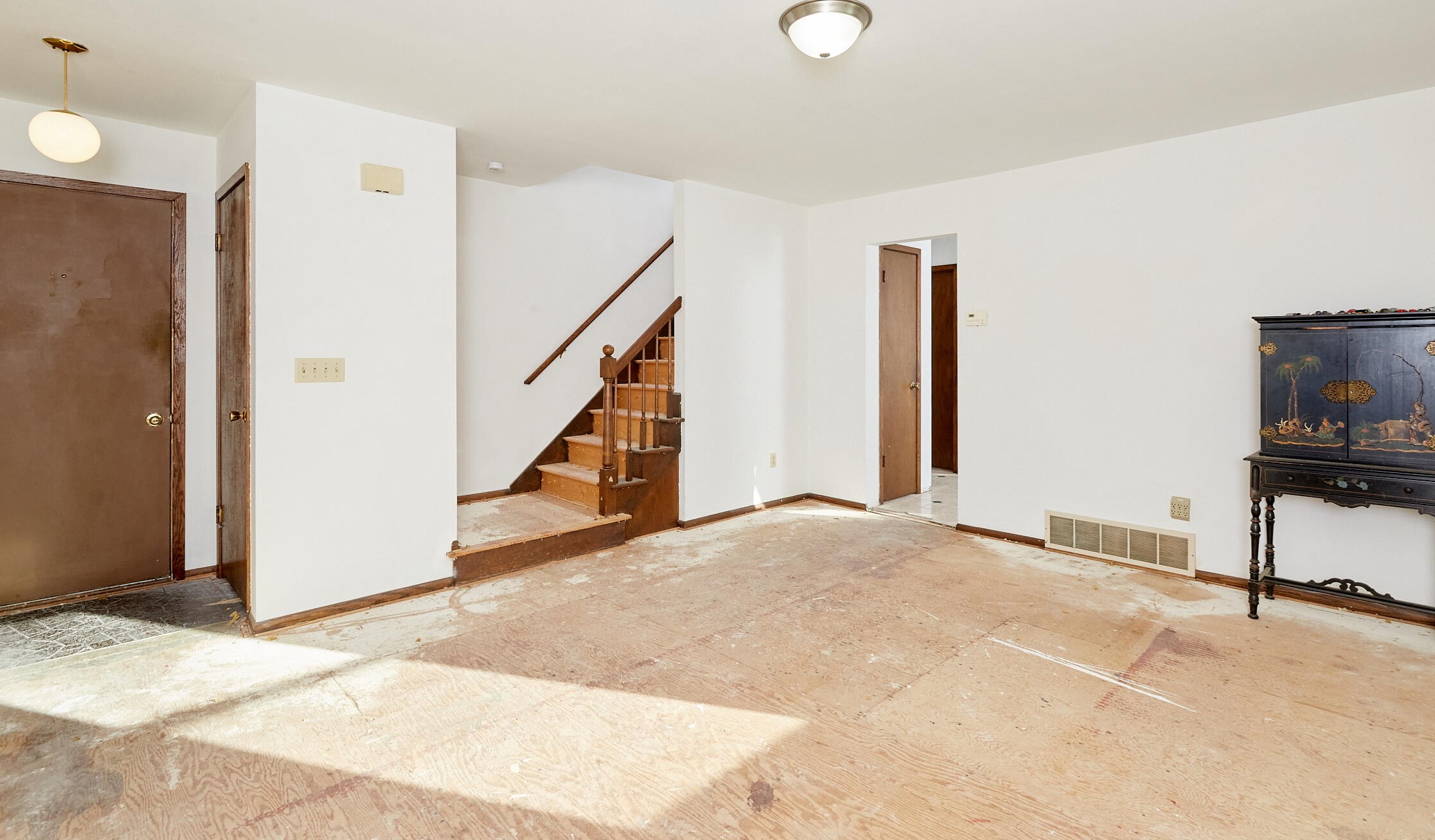 2013 Coronado St, Waukesha, WI 53189-7501