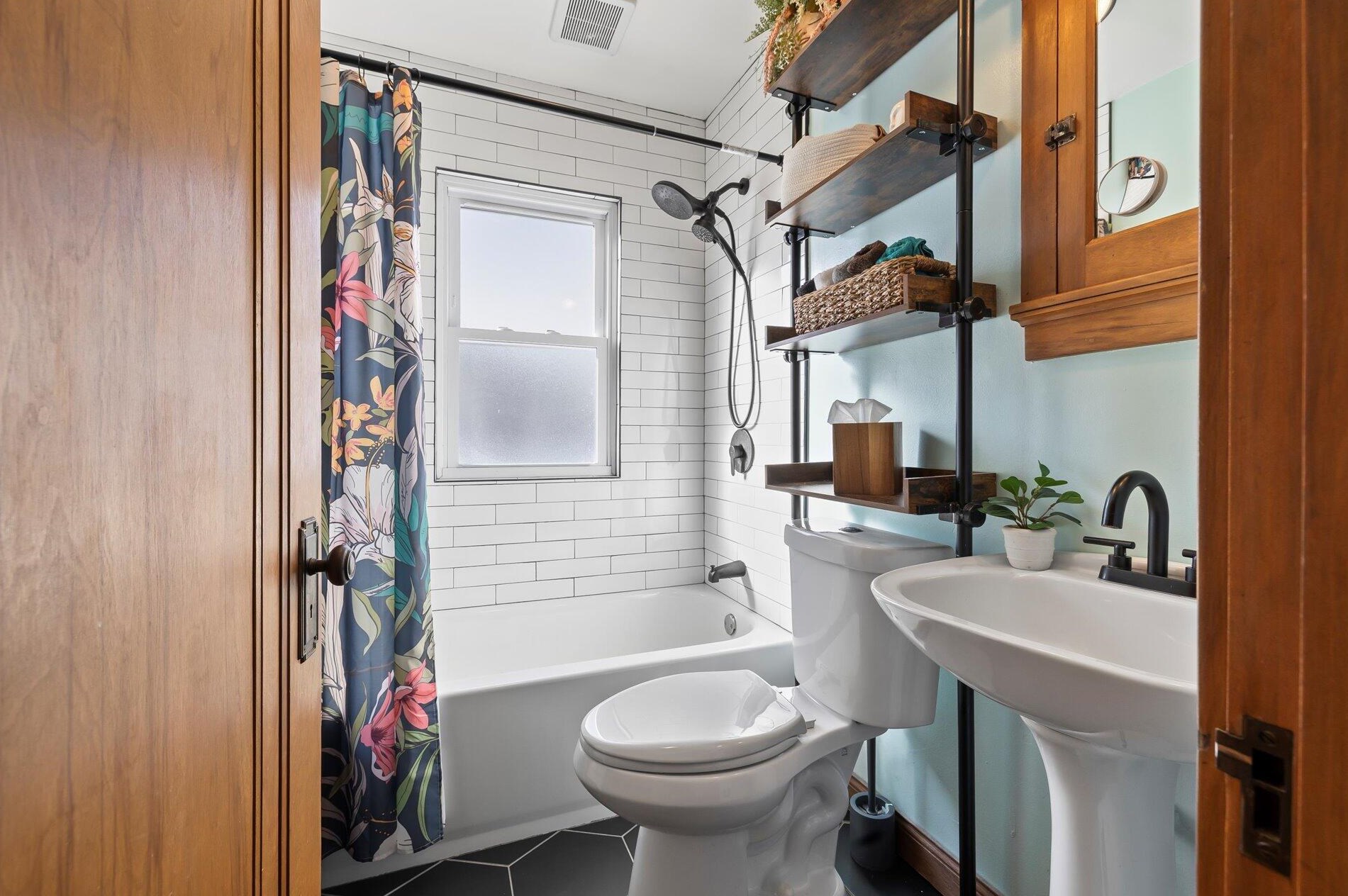 4140 Fountain Ave, Milwaukee WI  53209-1716 exterior