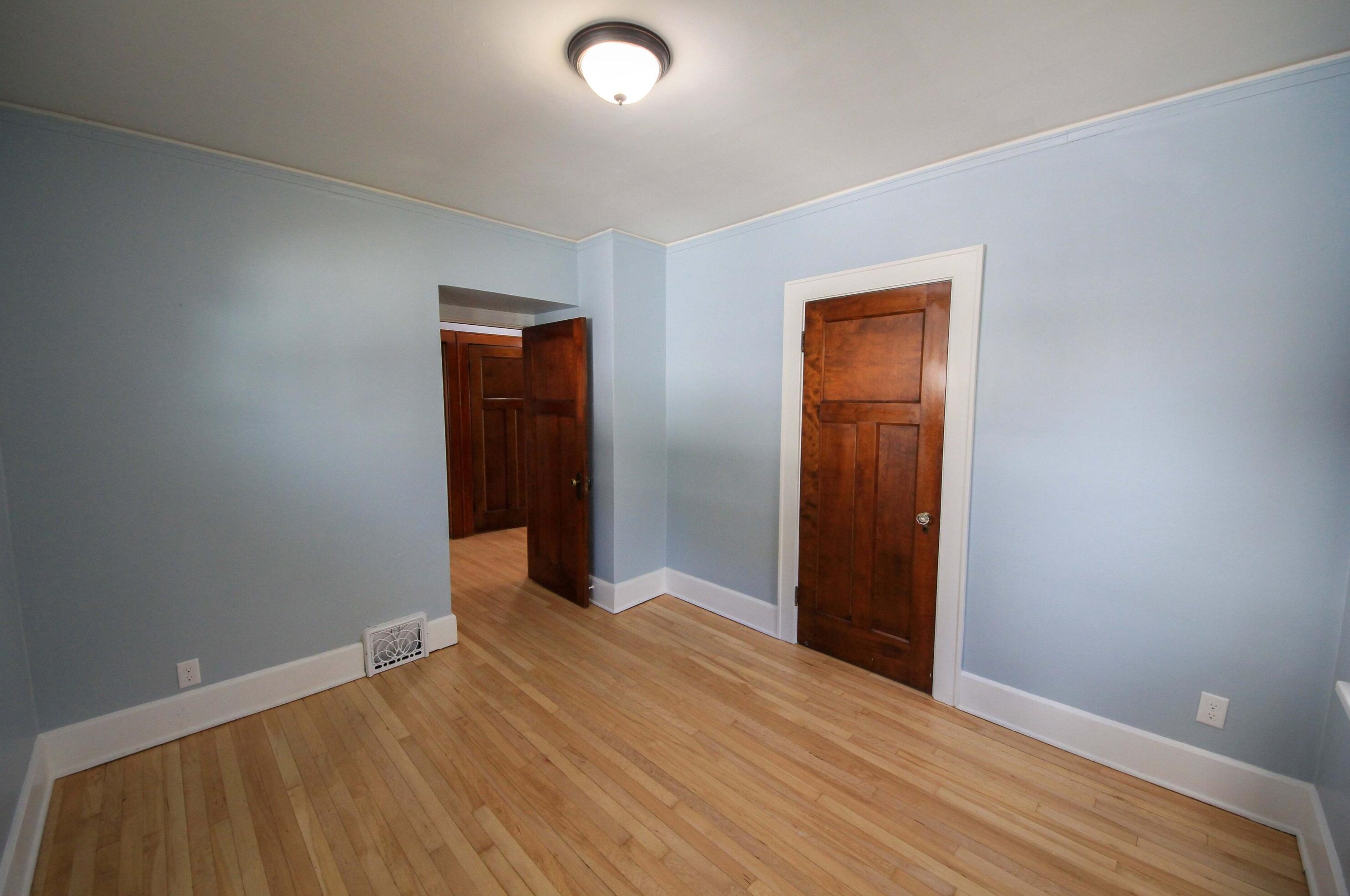 2667 46th St, Milwaukee WI  53210-2405 exterior